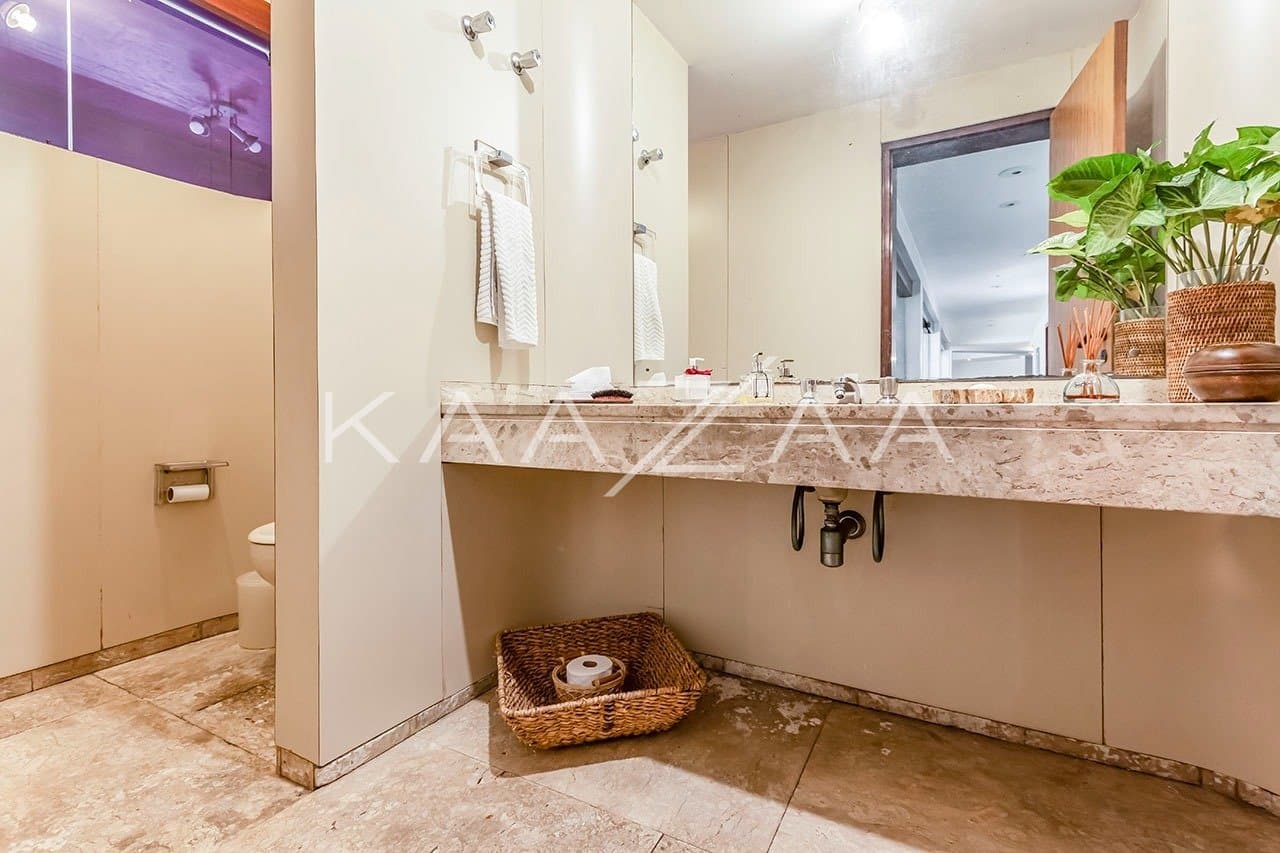 Com ares de casa de campo, uma residência espetacular no Jardim América. - Foto 21