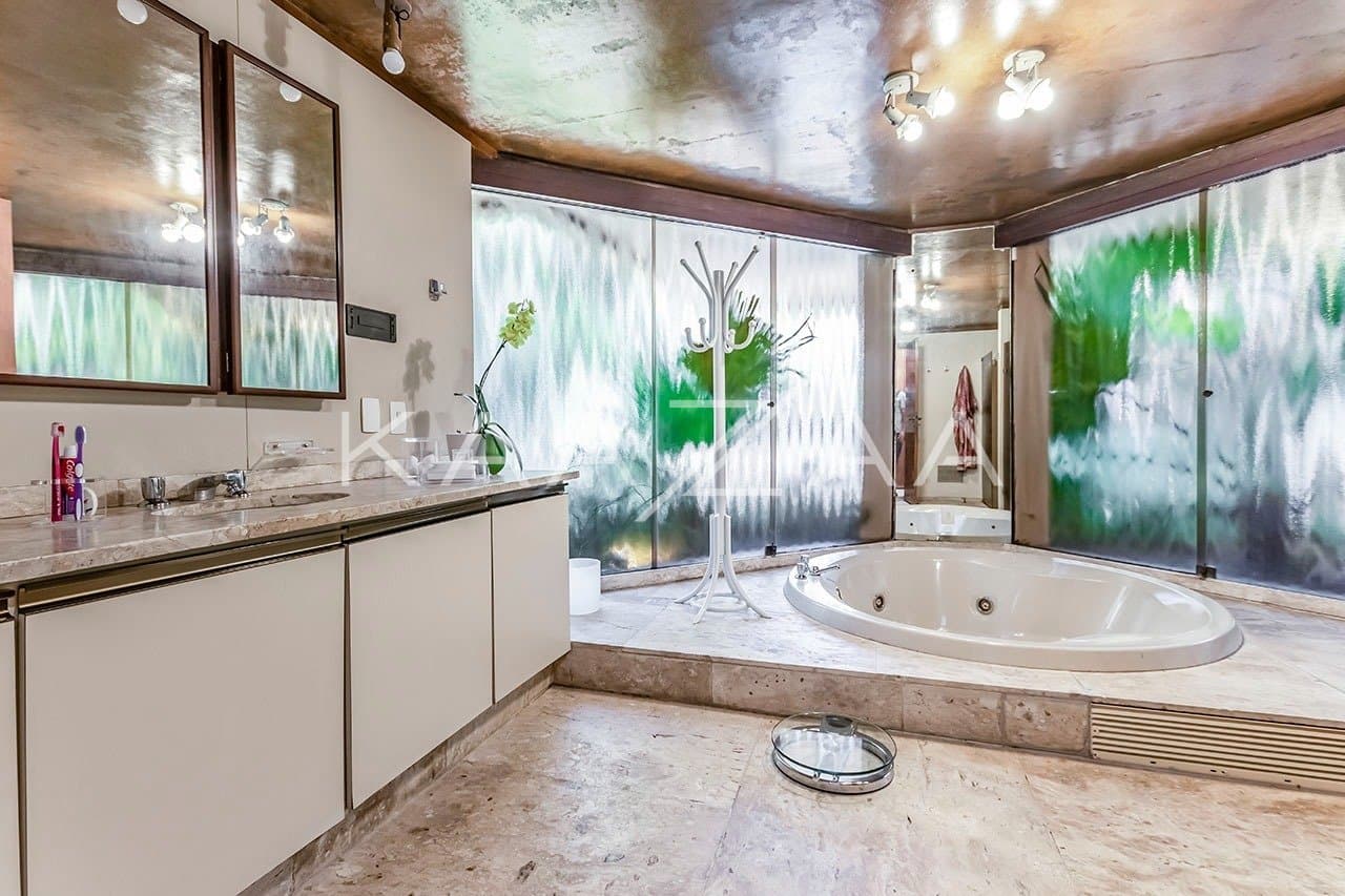 Com ares de casa de campo, uma residência espetacular no Jardim América. - Foto 29