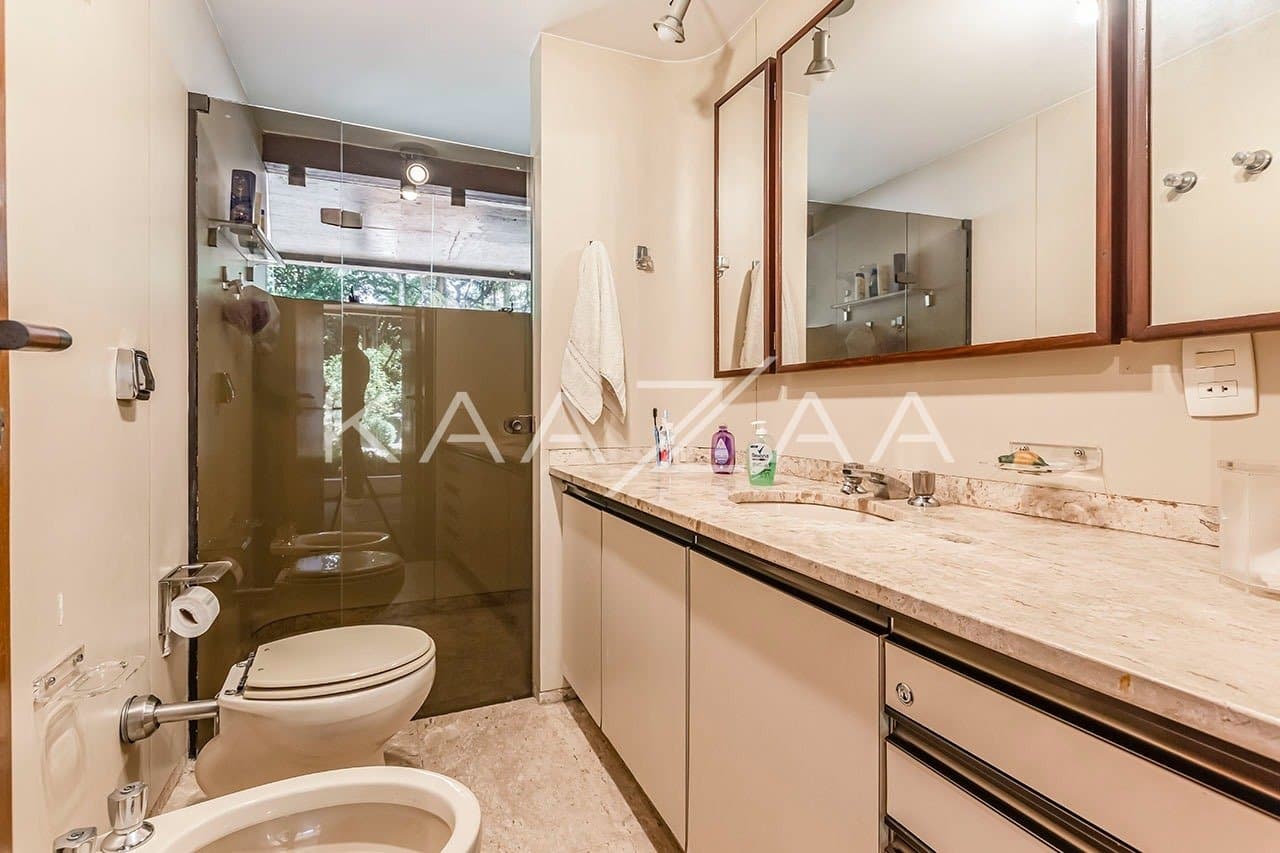 Com ares de casa de campo, uma residência espetacular no Jardim América. - Foto 32