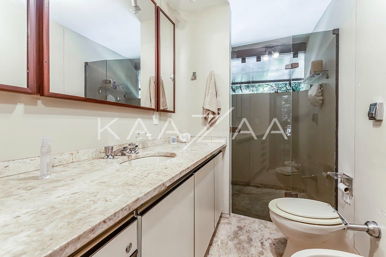 Com ares de casa de campo, uma residência espetacular no Jardim América. - Foto 34