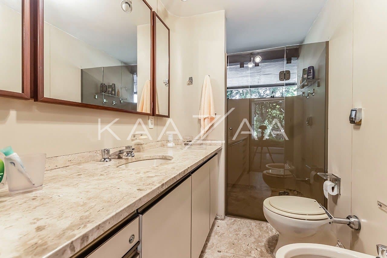 Com ares de casa de campo, uma residência espetacular no Jardim América. - Foto 36