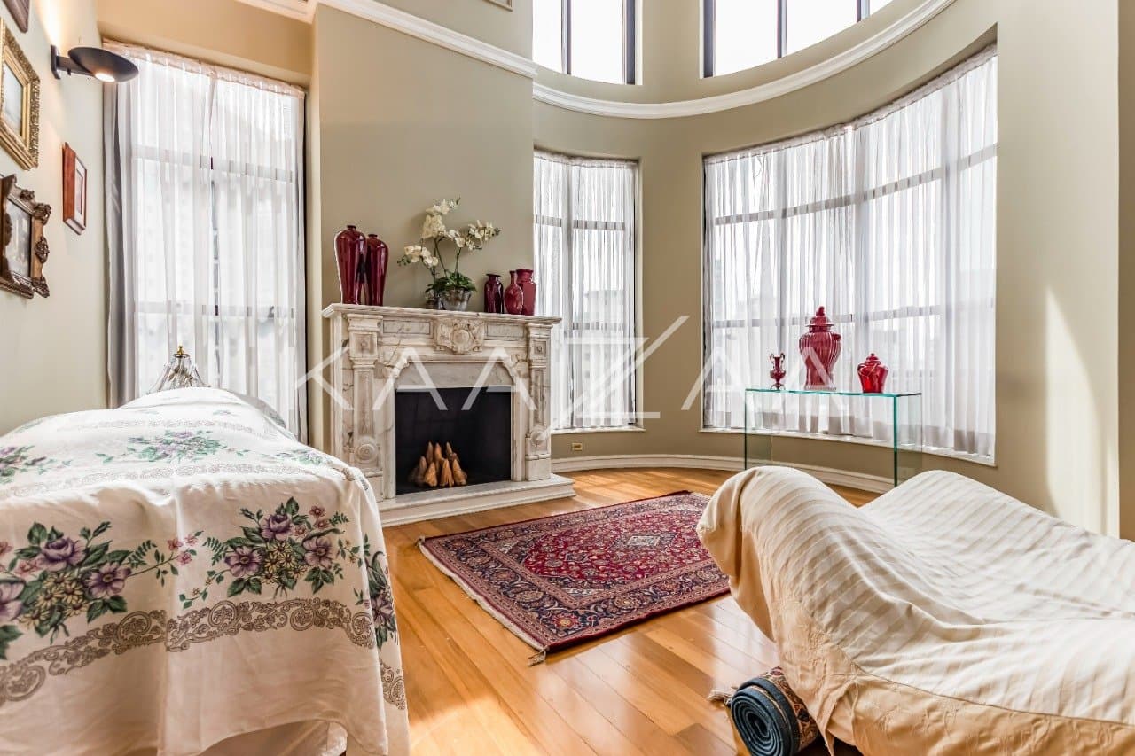 Para se viver envolvido por uma arquitetura elegante e detalhes clássicos, nesta Cobertura Duplex em Moema. - Foto 3