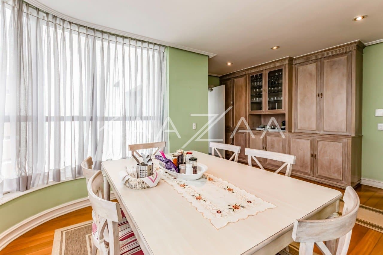 Para se viver envolvido por uma arquitetura elegante e detalhes clássicos, nesta Cobertura Duplex em Moema. - Foto 9