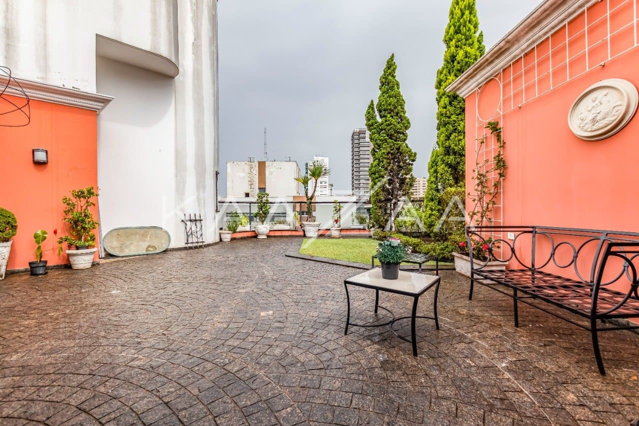 Para se viver envolvido por uma arquitetura elegante e detalhes clássicos, nesta Cobertura Duplex em Moema. - Foto 15