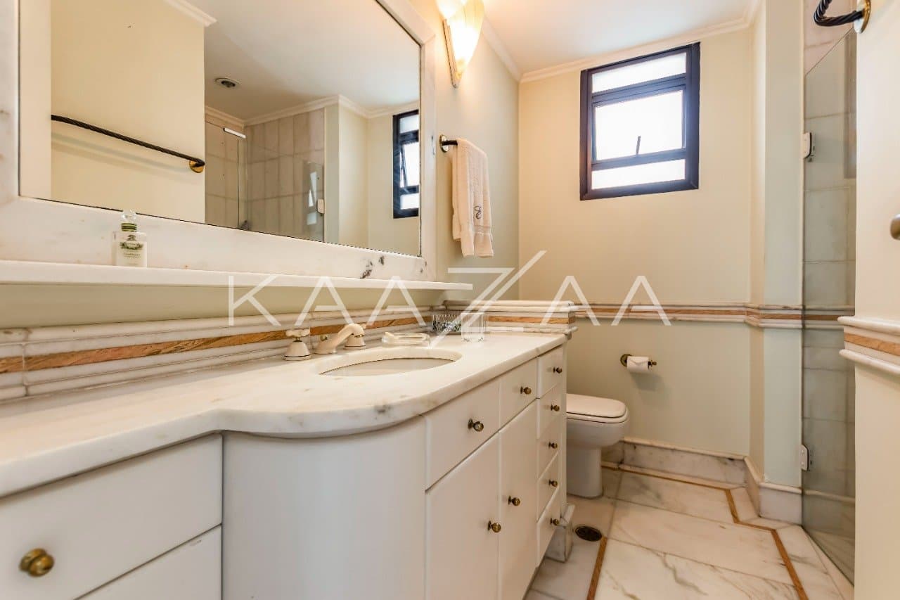 Para se viver envolvido por uma arquitetura elegante e detalhes clássicos, nesta Cobertura Duplex em Moema. - Foto 27