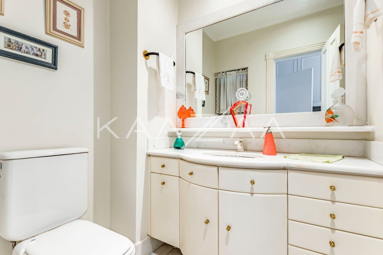 Para se viver envolvido por uma arquitetura elegante e detalhes clássicos, nesta Cobertura Duplex em Moema. - Foto 29