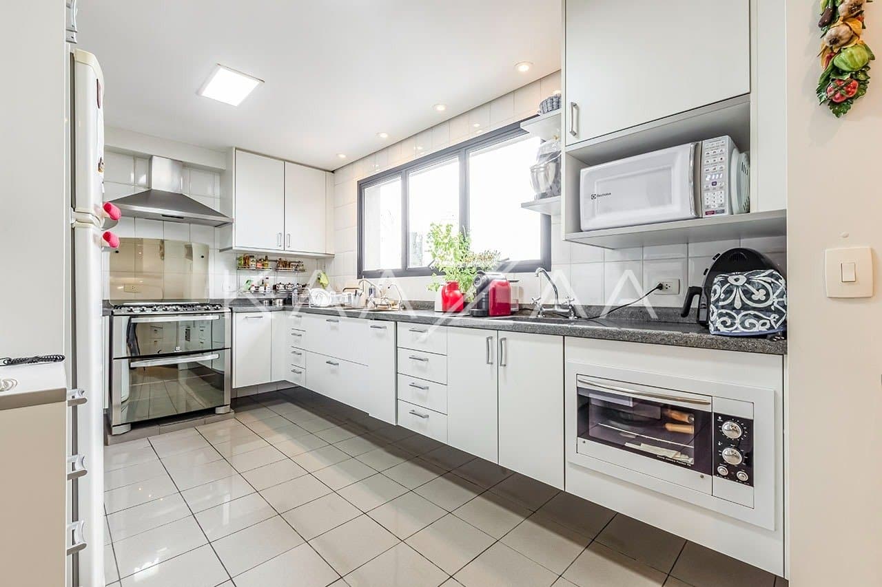 Vista incrível + pé direito duplo + varanda gostosa = Apartamento Duplex irresistível nos Jardins. - Foto 12