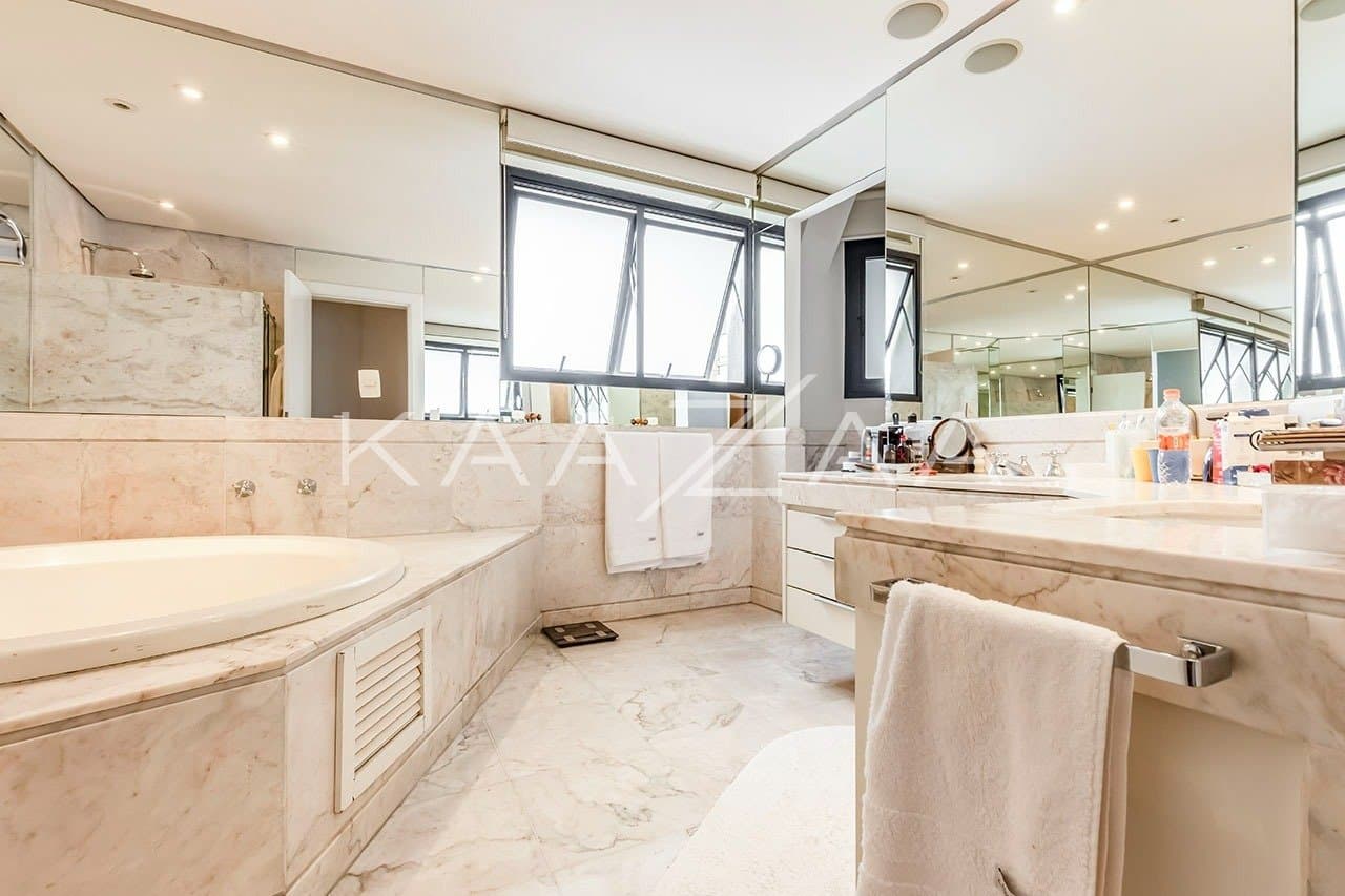 Vista incrível + pé direito duplo + varanda gostosa = Apartamento Duplex irresistível nos Jardins. - Foto 17