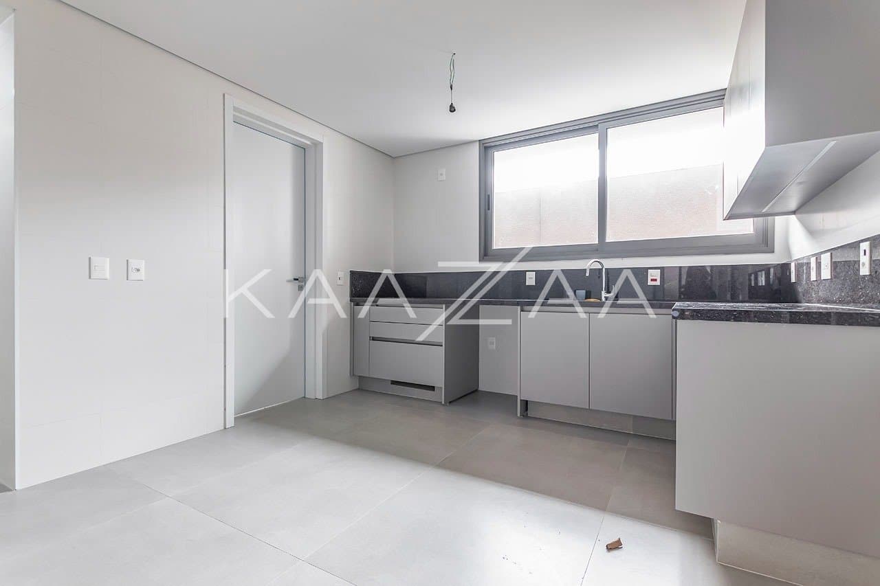 Impecável é a palavra que define essa casa com espaços modernos, em Alto de Pinheiros. - Foto 12