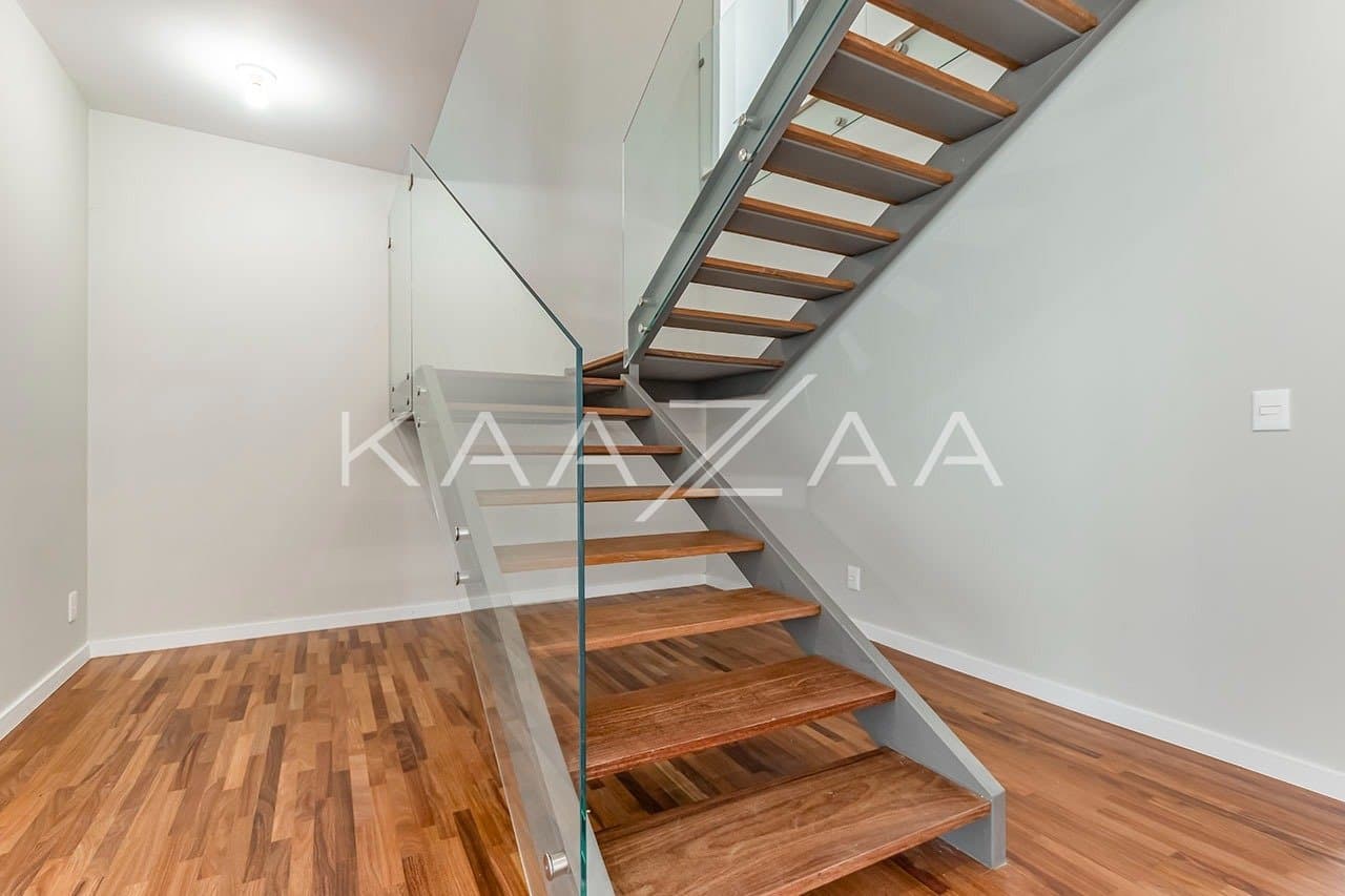 Impecável é a palavra que define essa casa com espaços modernos, em Alto de Pinheiros. - Foto 14