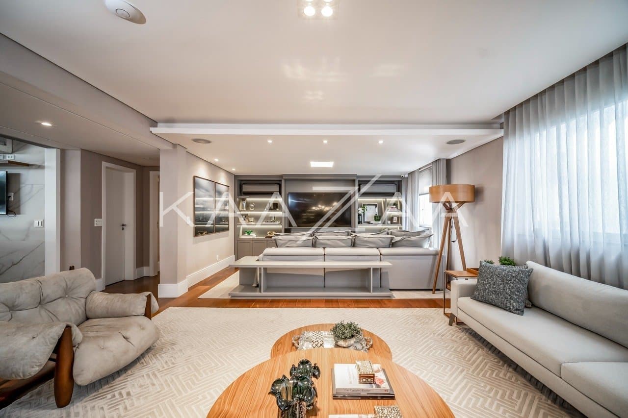 Um apartamento belíssimo no Itaim Bibi: reformado, com excelente infra-estrutura e acabamentos. - Foto 2