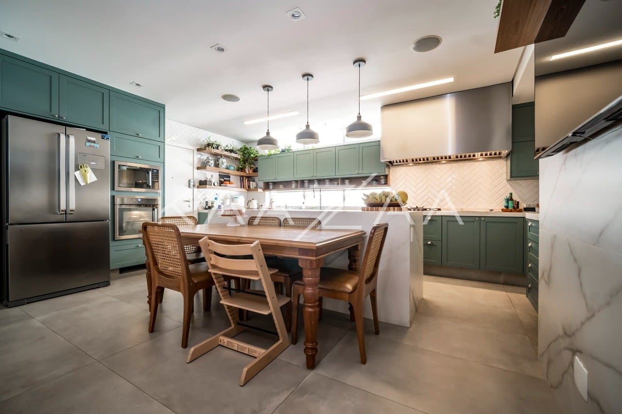 Um apartamento belíssimo no Itaim Bibi: reformado, com excelente infra-estrutura e acabamentos. - Foto 11