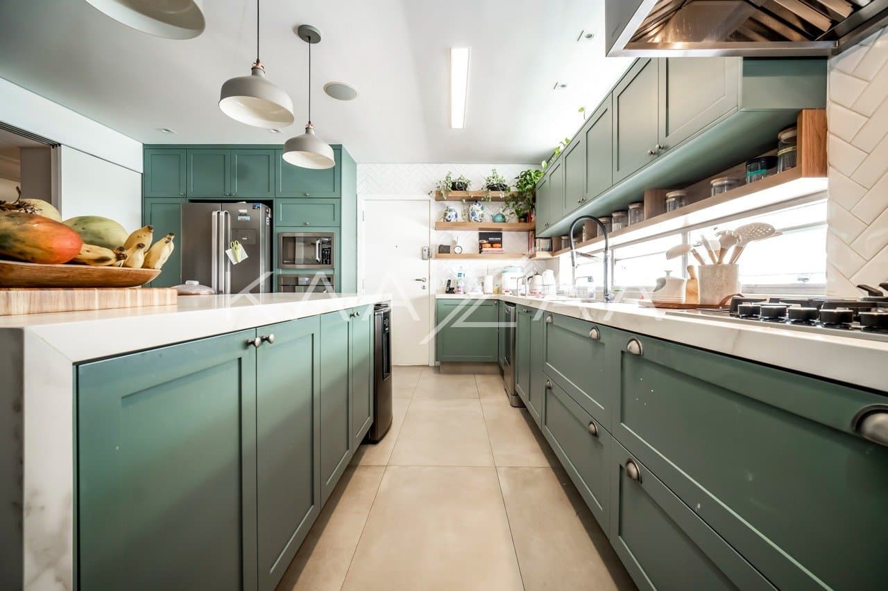 Um apartamento belíssimo no Itaim Bibi: reformado, com excelente infra-estrutura e acabamentos. - Foto 12