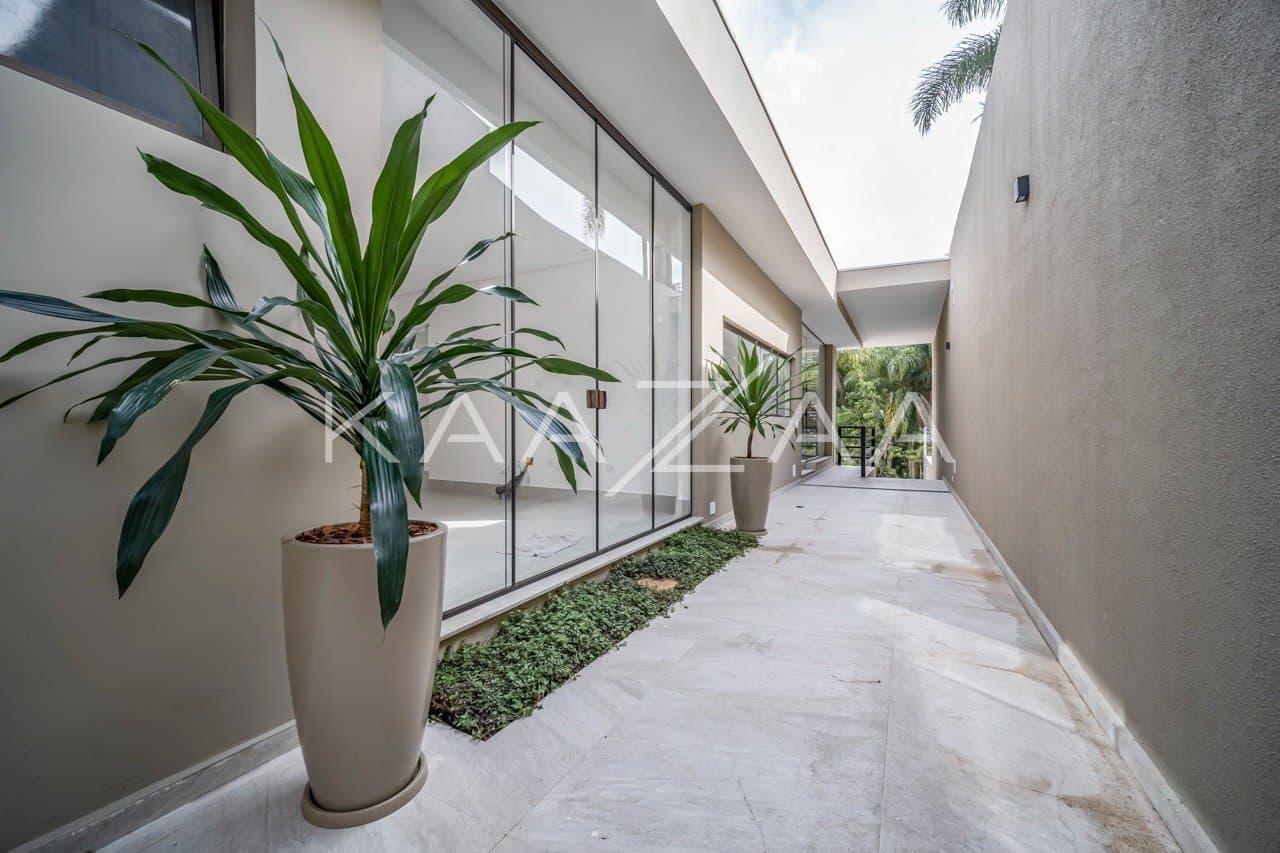 Venha conhecer essa casa e transforme-a no seu refúgio de tranquilidade no Jardim Guedala. - Foto 8