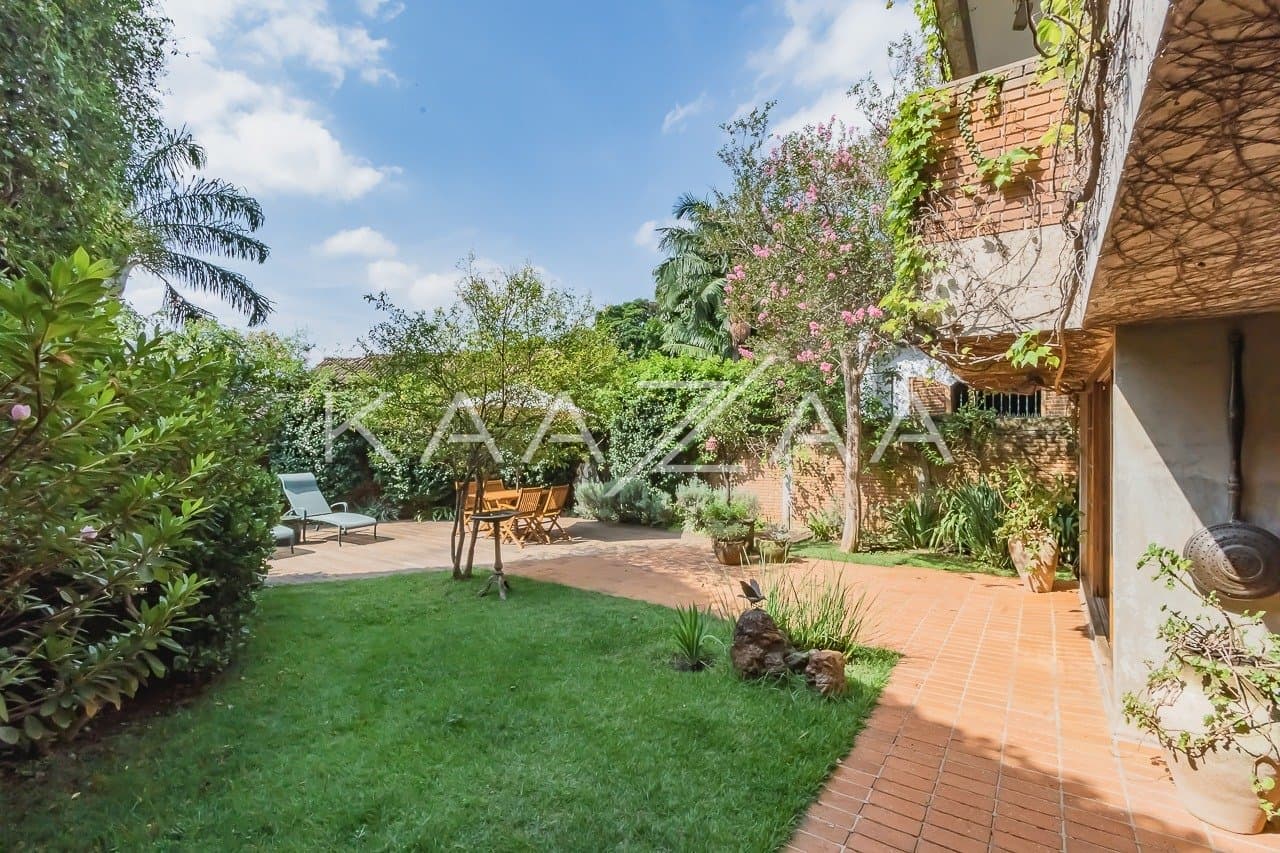 Viver em tranquilidade sem sair de São Paulo. Casa com ares de campo, em Cidade Jardim. - Foto 2