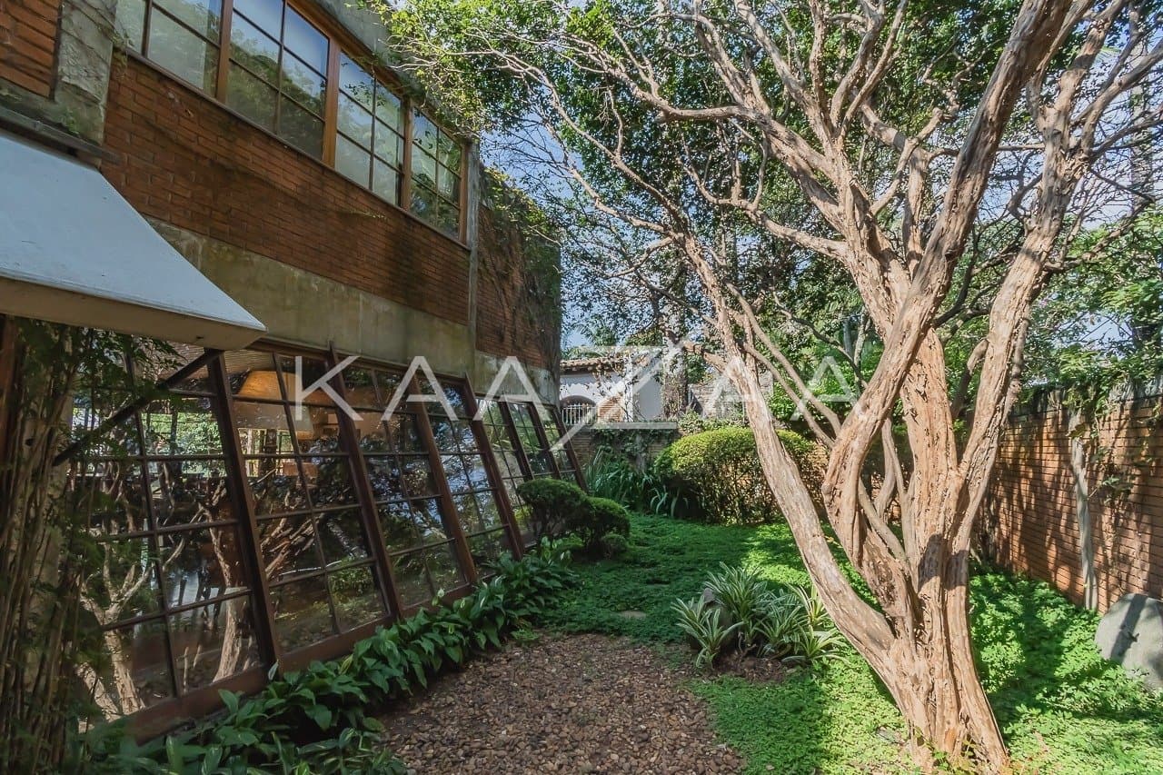 Viver em tranquilidade sem sair de São Paulo. Casa com ares de campo, em Cidade Jardim. - Foto 17