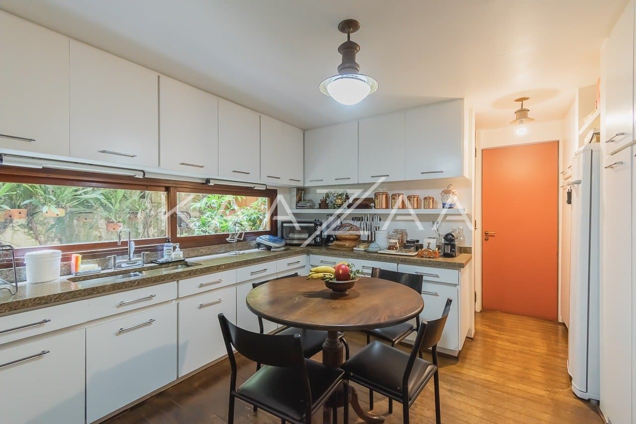 Viver em tranquilidade sem sair de São Paulo. Casa com ares de campo, em Cidade Jardim. - Foto 18