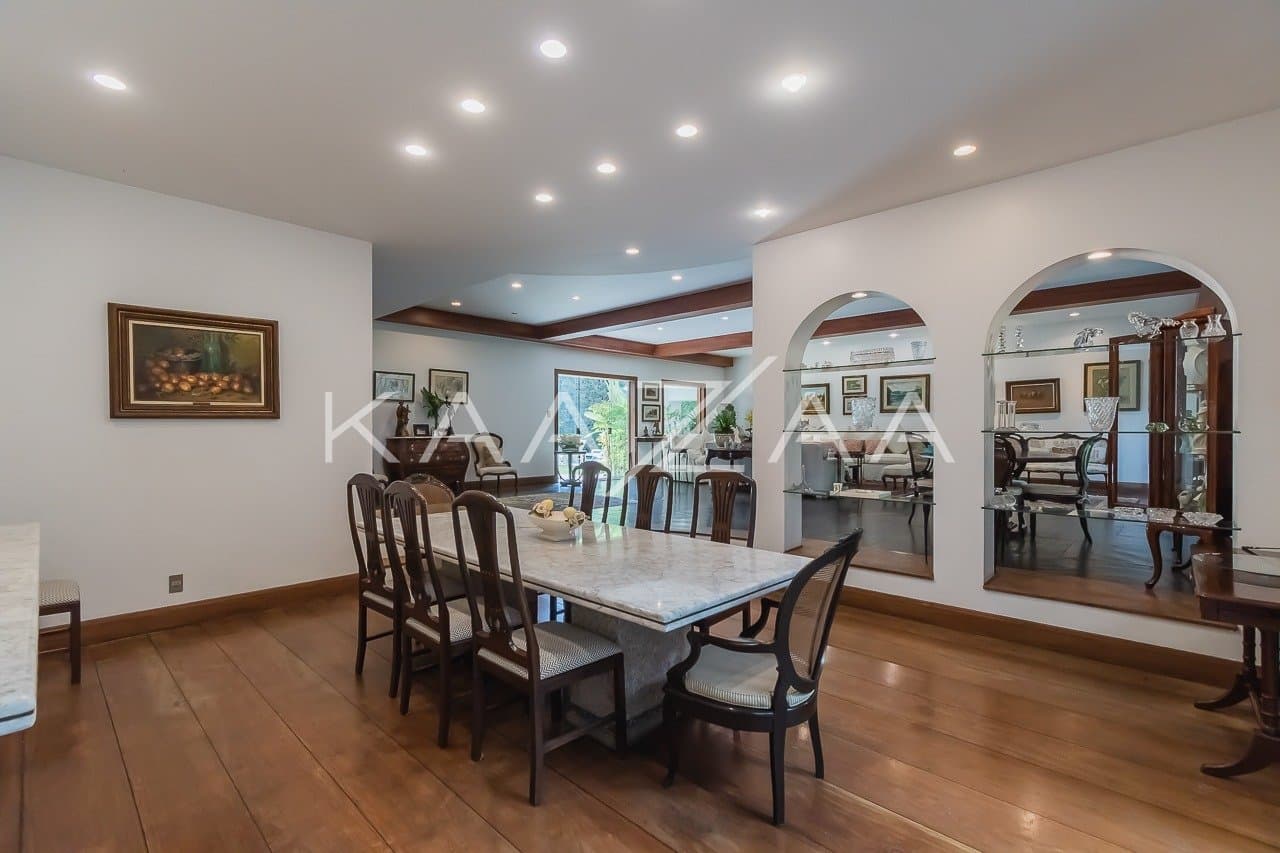 Casa com ares frescos, paisagismo e muita tranquilidade. Uma planta inigualável, no Jardim Guedala. - Foto 10