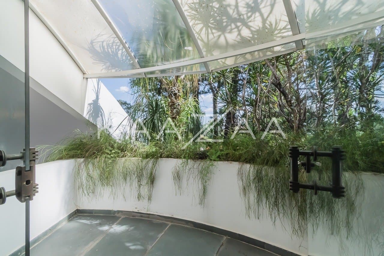 Casa com ares frescos, paisagismo e muita tranquilidade. Uma planta inigualável, no Jardim Guedala. - Foto 20