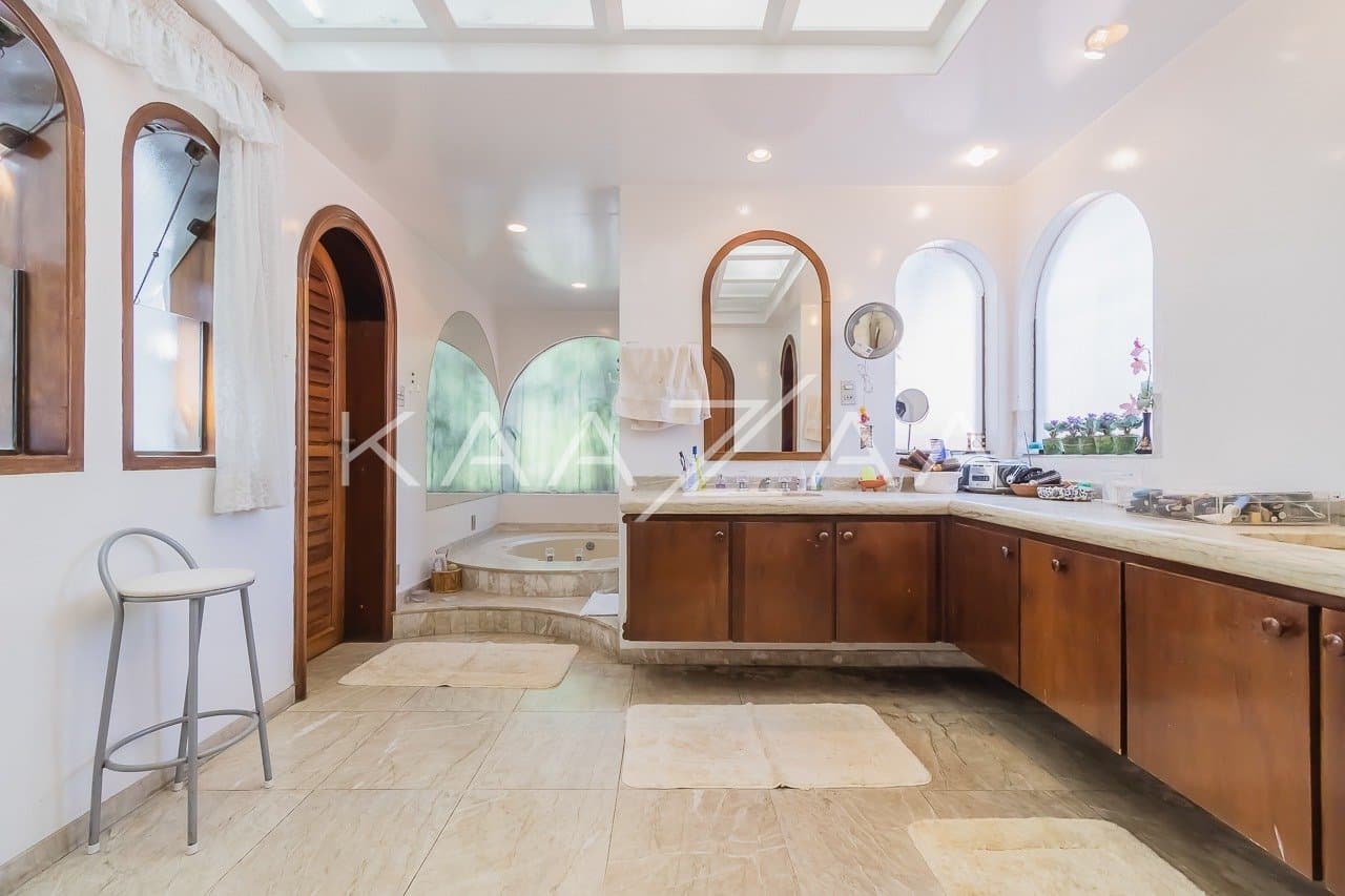 Casa com ares frescos, paisagismo e muita tranquilidade. Uma planta inigualável, no Jardim Guedala. - Foto 26