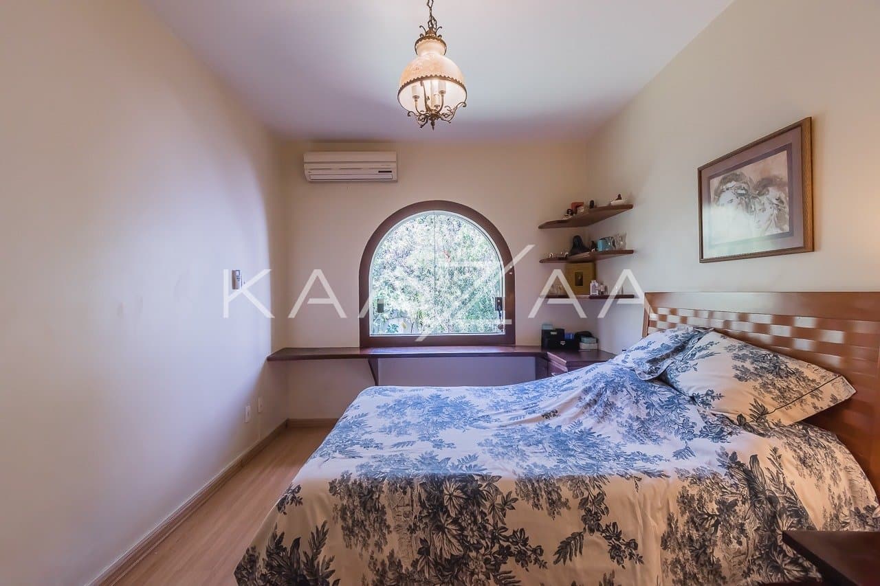 Casa com ares frescos, paisagismo e muita tranquilidade. Uma planta inigualável, no Jardim Guedala. - Foto 28