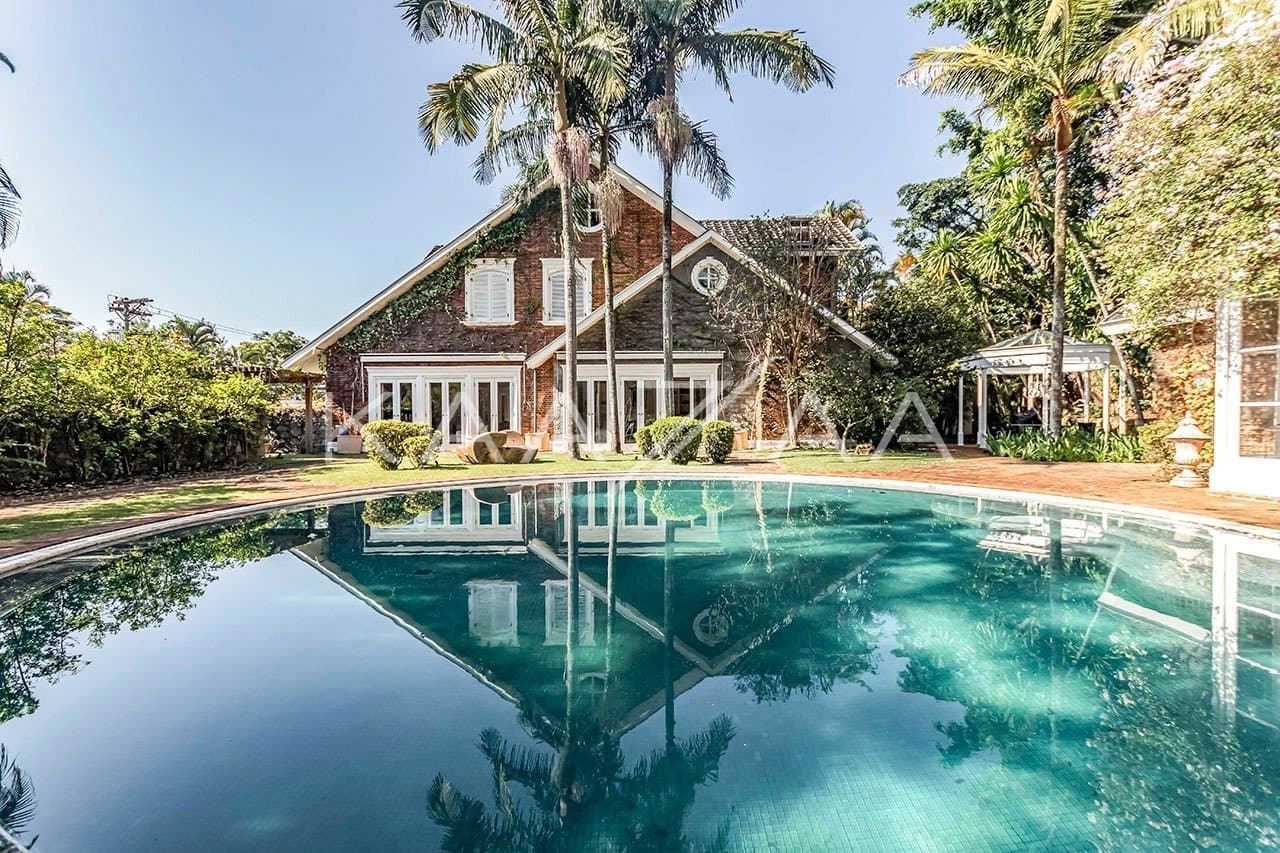 Casa fantástica em estilo tradicional, sem sair de São Paulo. Na Cidade Jardim. - Foto 2