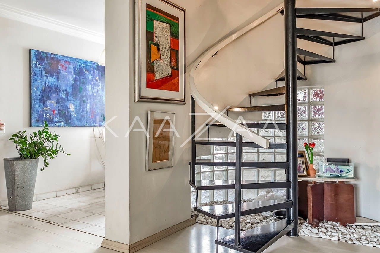 Cobertura duplex ampla e versátil. Para reforma, com ótima vista no Real Parque. - Foto 9