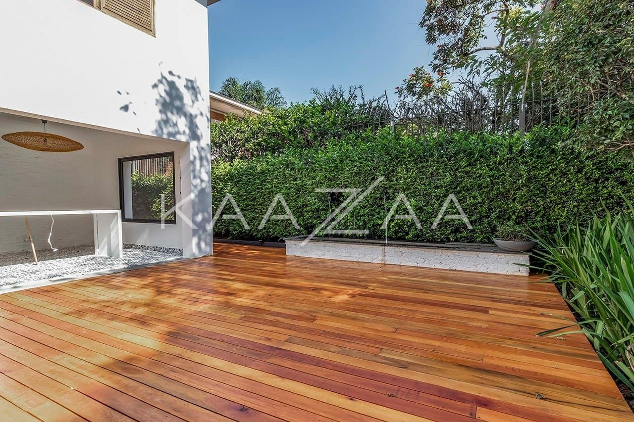 Casa pensada com bom gosto, materiais de primeira e muita brecha para o sossego. Em Alto de Pinheiros. - Foto 8