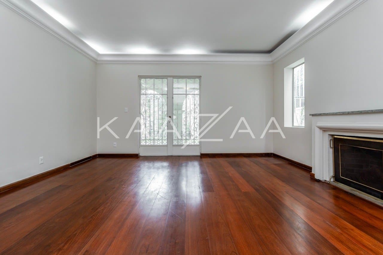 Casa confortável com terraço, em rua tranquila no Jardim Paulista. - Foto 2