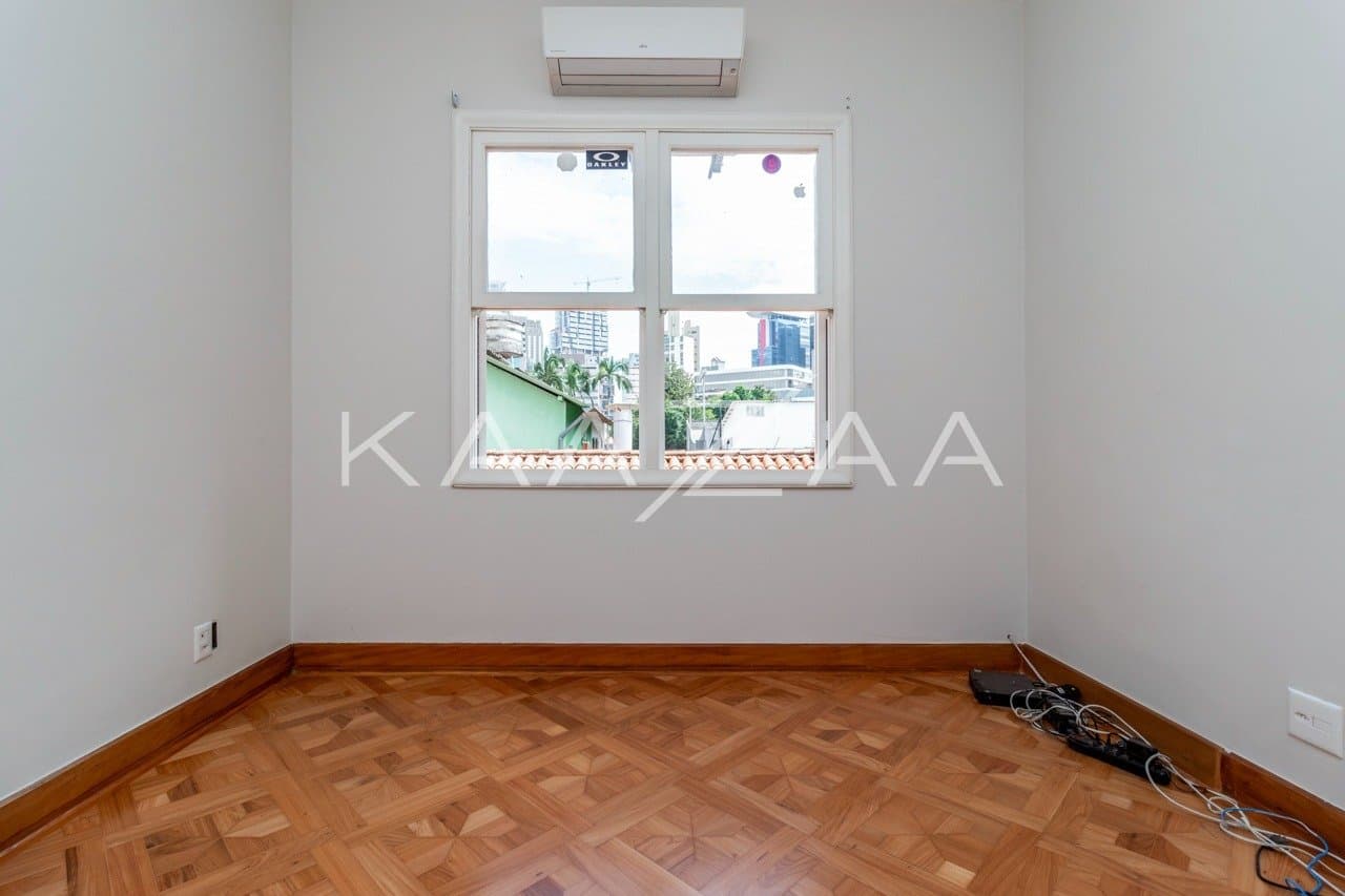 Casa confortável com terraço, em rua tranquila no Jardim Paulista. - Foto 22