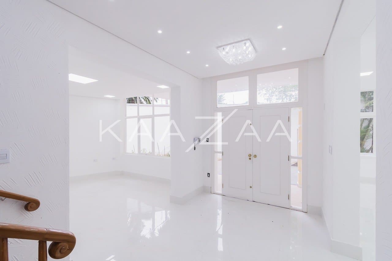 Ambientes leves e espaçosos, nesta casa de 480m² com 4 suítes no Jardim Paulista. - Foto 4