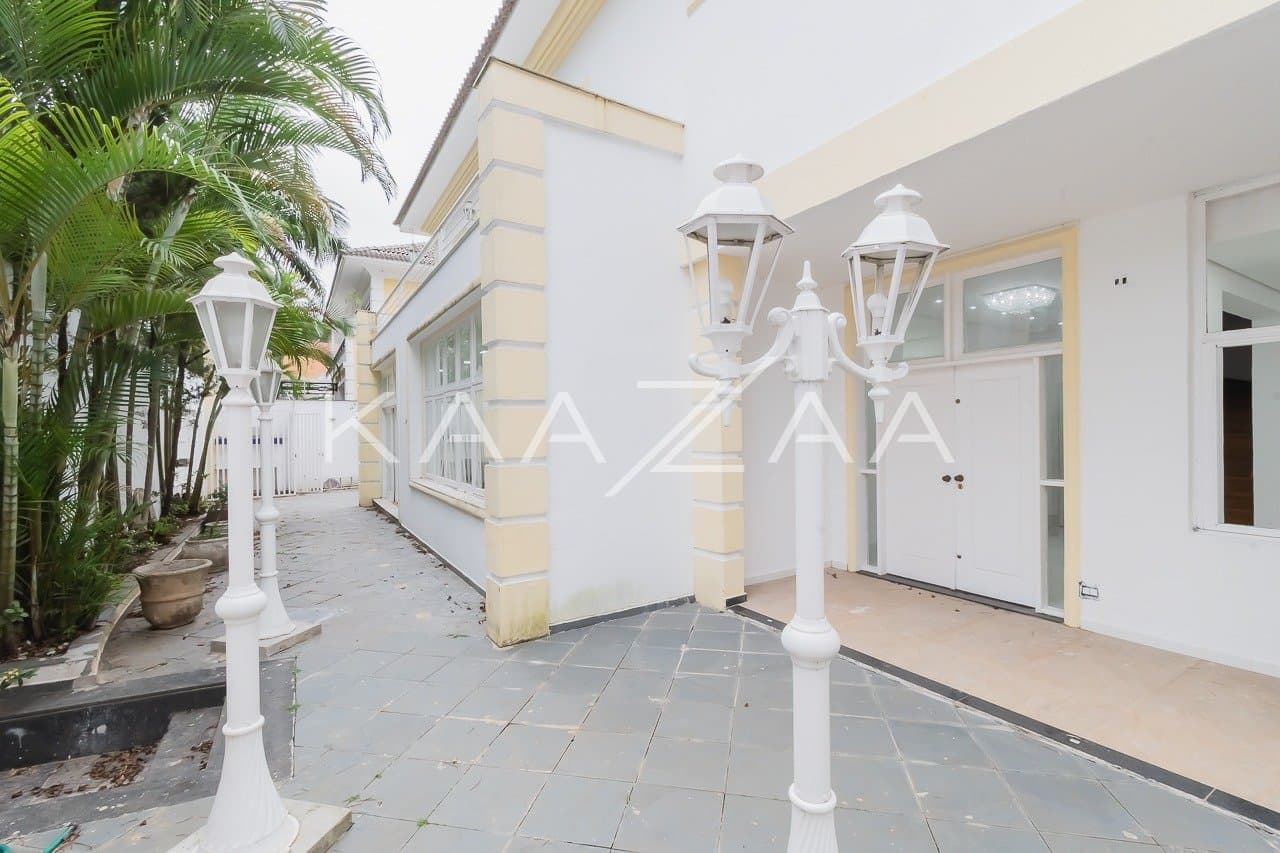 Ambientes leves e espaçosos, nesta casa de 480m² com 4 suítes no Jardim Paulista. - Foto 10