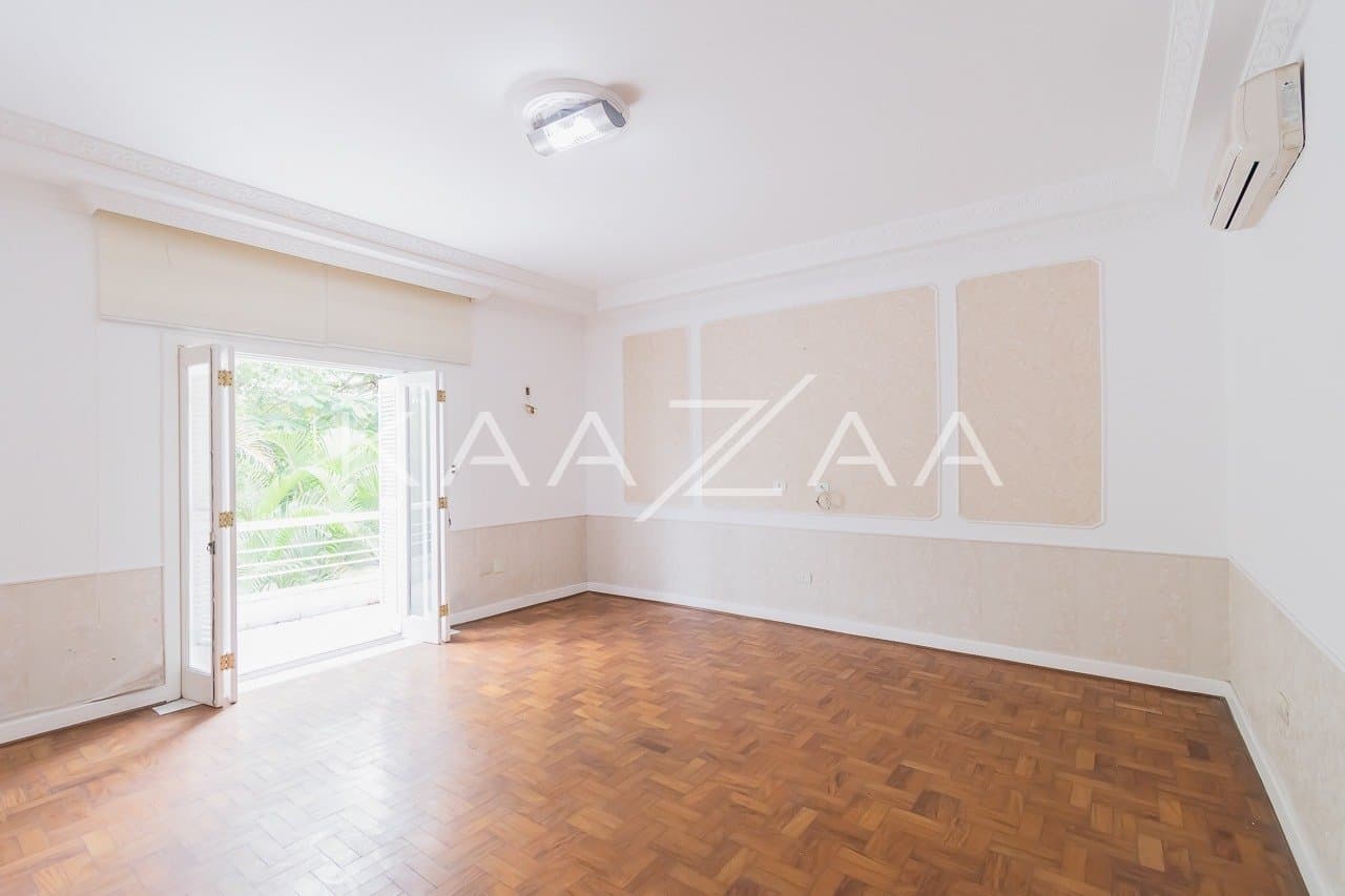 Ambientes leves e espaçosos, nesta casa de 480m² com 4 suítes no Jardim Paulista. - Foto 13