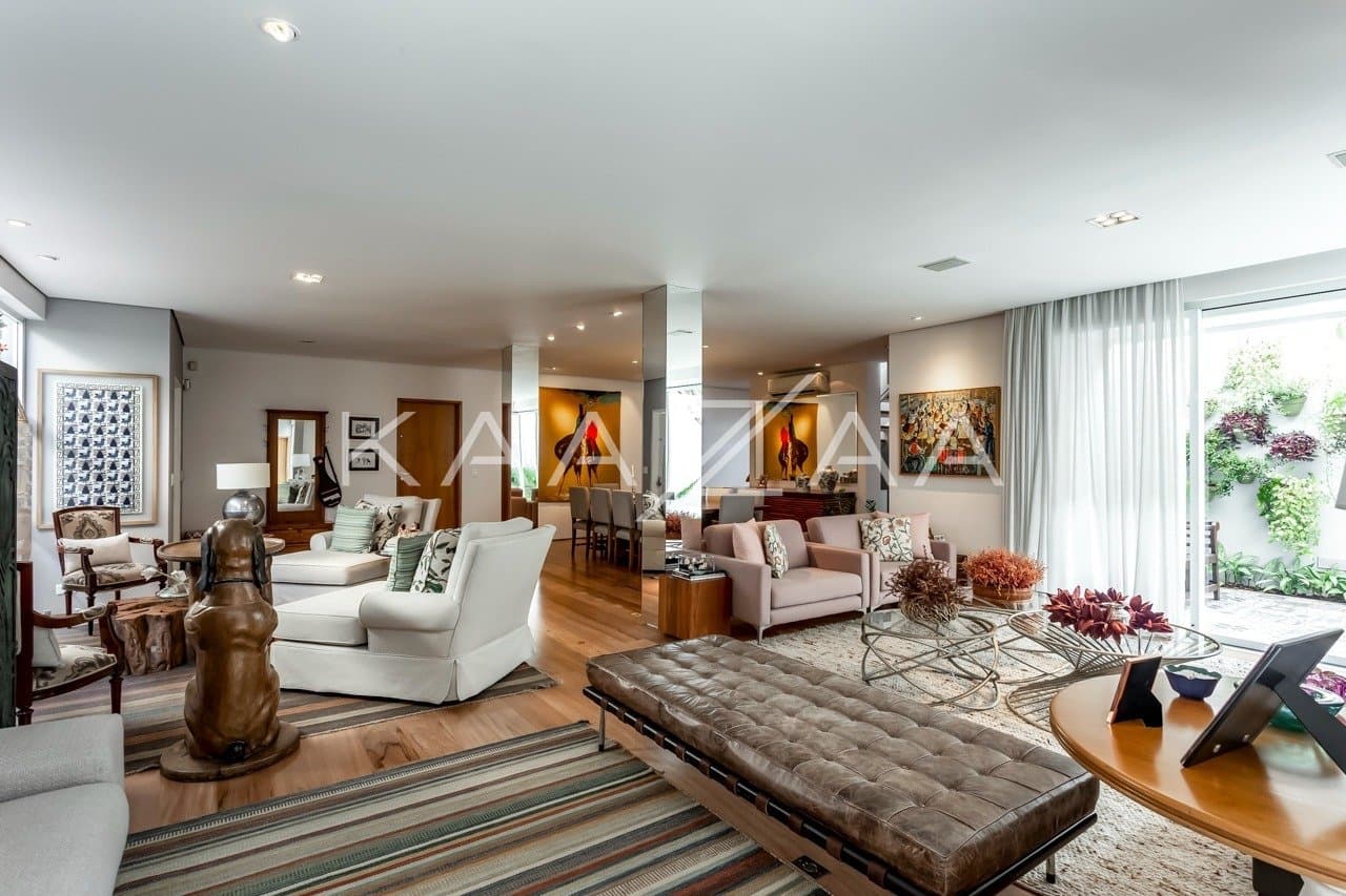 Casa super prática e bem construída. Muita luz natural e tranquilidade no Jardim Europa. - Foto 4