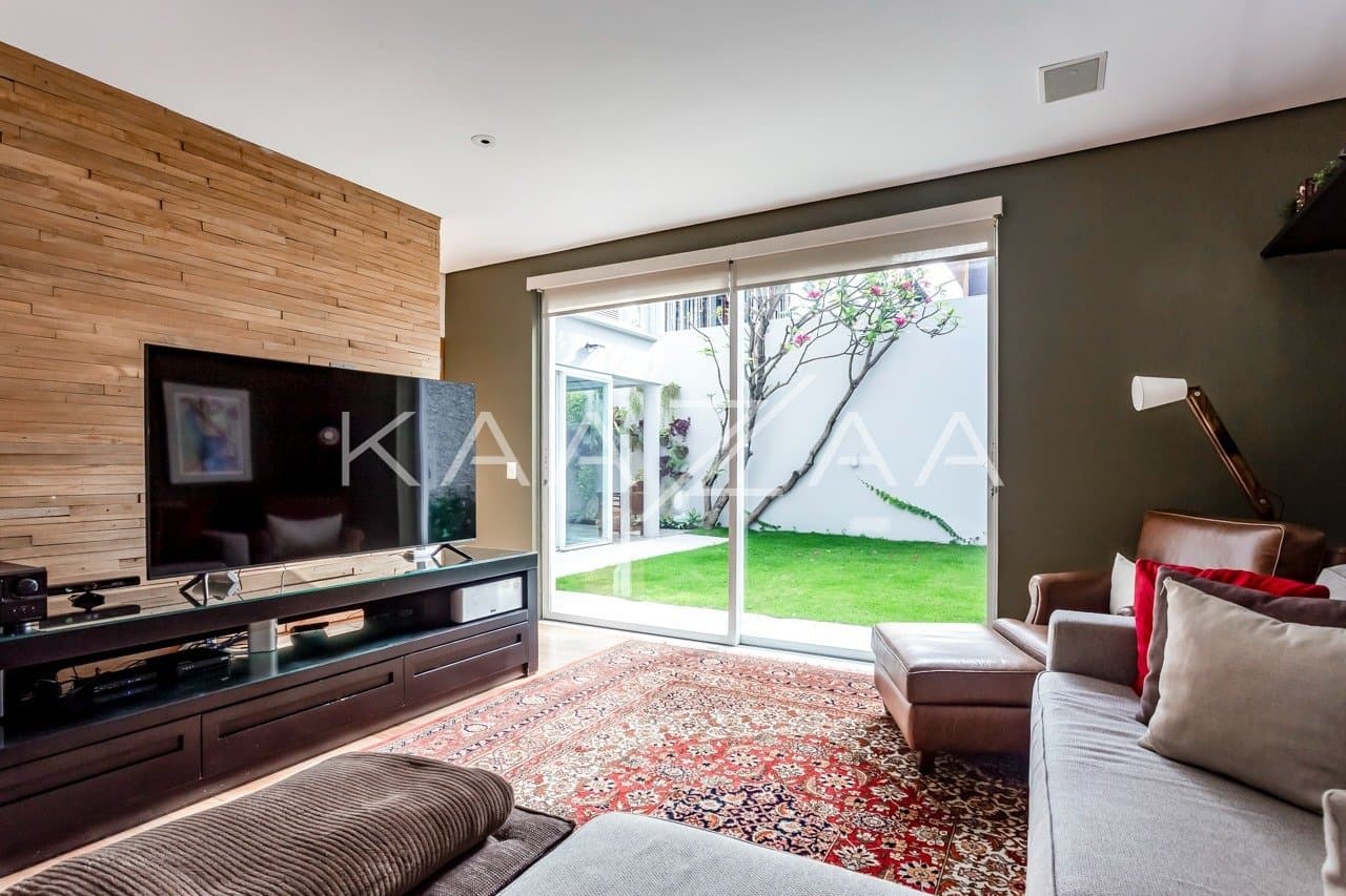 Casa super prática e bem construída. Muita luz natural e tranquilidade no Jardim Europa. - Foto 7