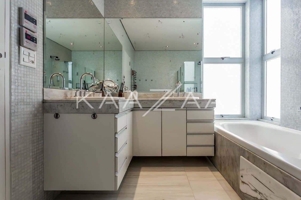 Casa super prática e bem construída. Muita luz natural e tranquilidade no Jardim Europa. - Foto 14