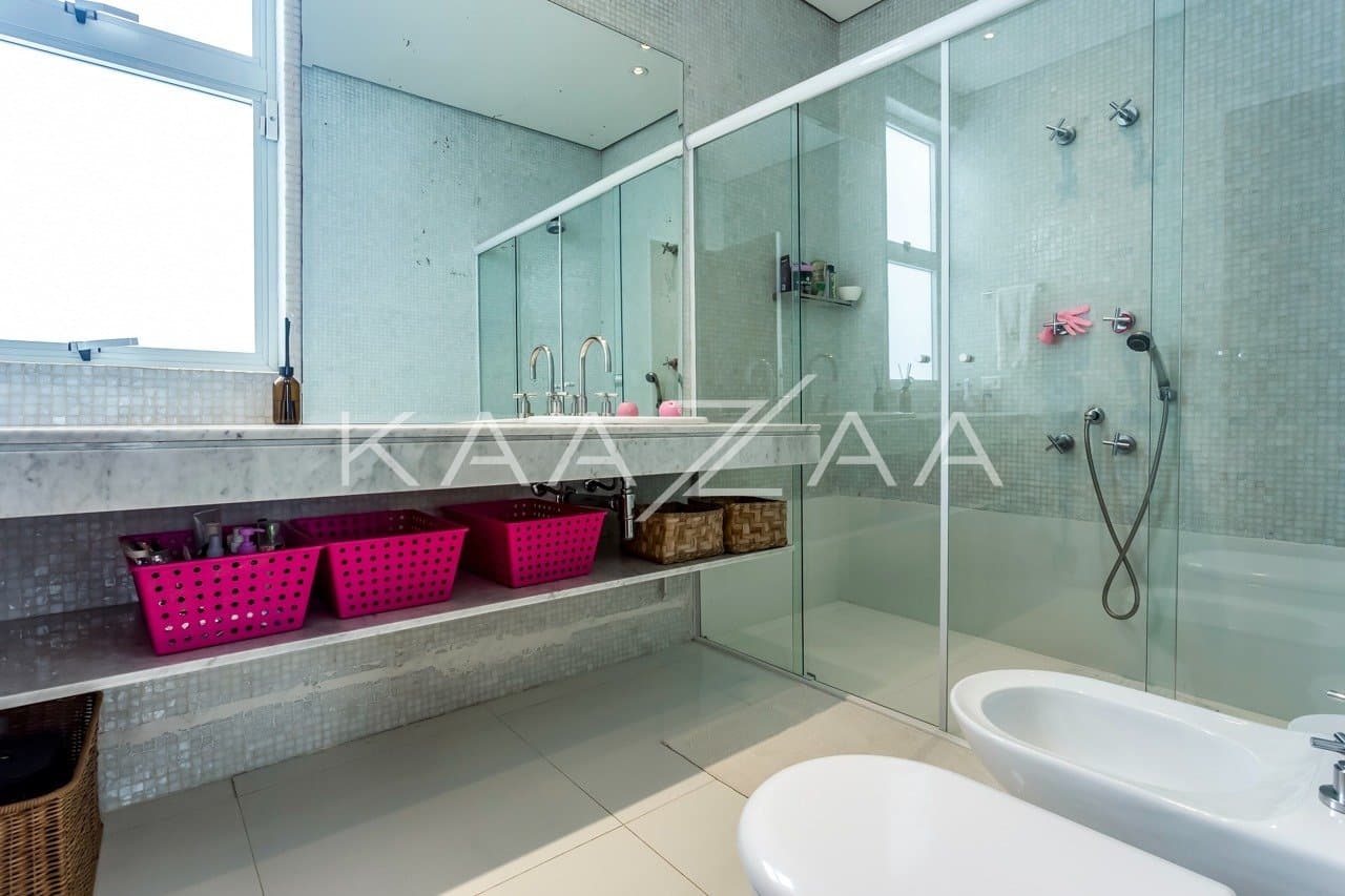 Casa super prática e bem construída. Muita luz natural e tranquilidade no Jardim Europa. - Foto 16