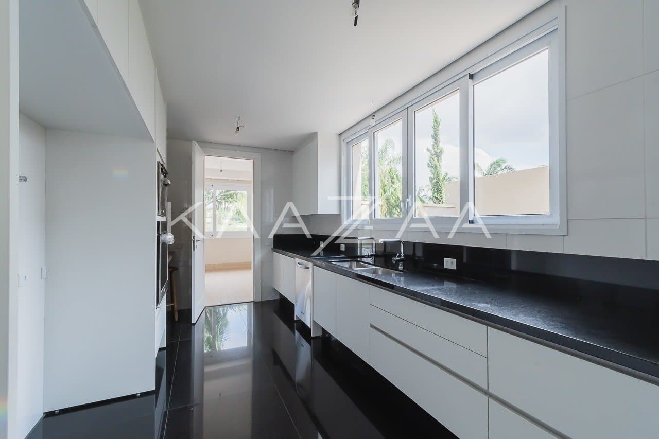 Clima tropical e vista aberta para o bairro. Casa incrível no Jardim Guedala. - Foto 13