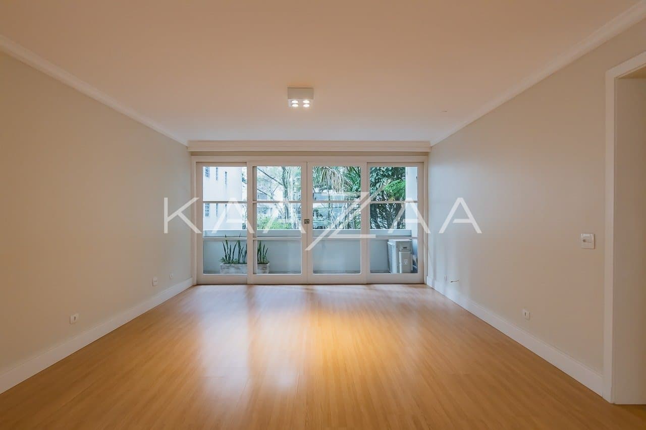 Acabamentos novos e ares aconchegantes, neste apartamento no miolo dos Jardins. - Foto 1