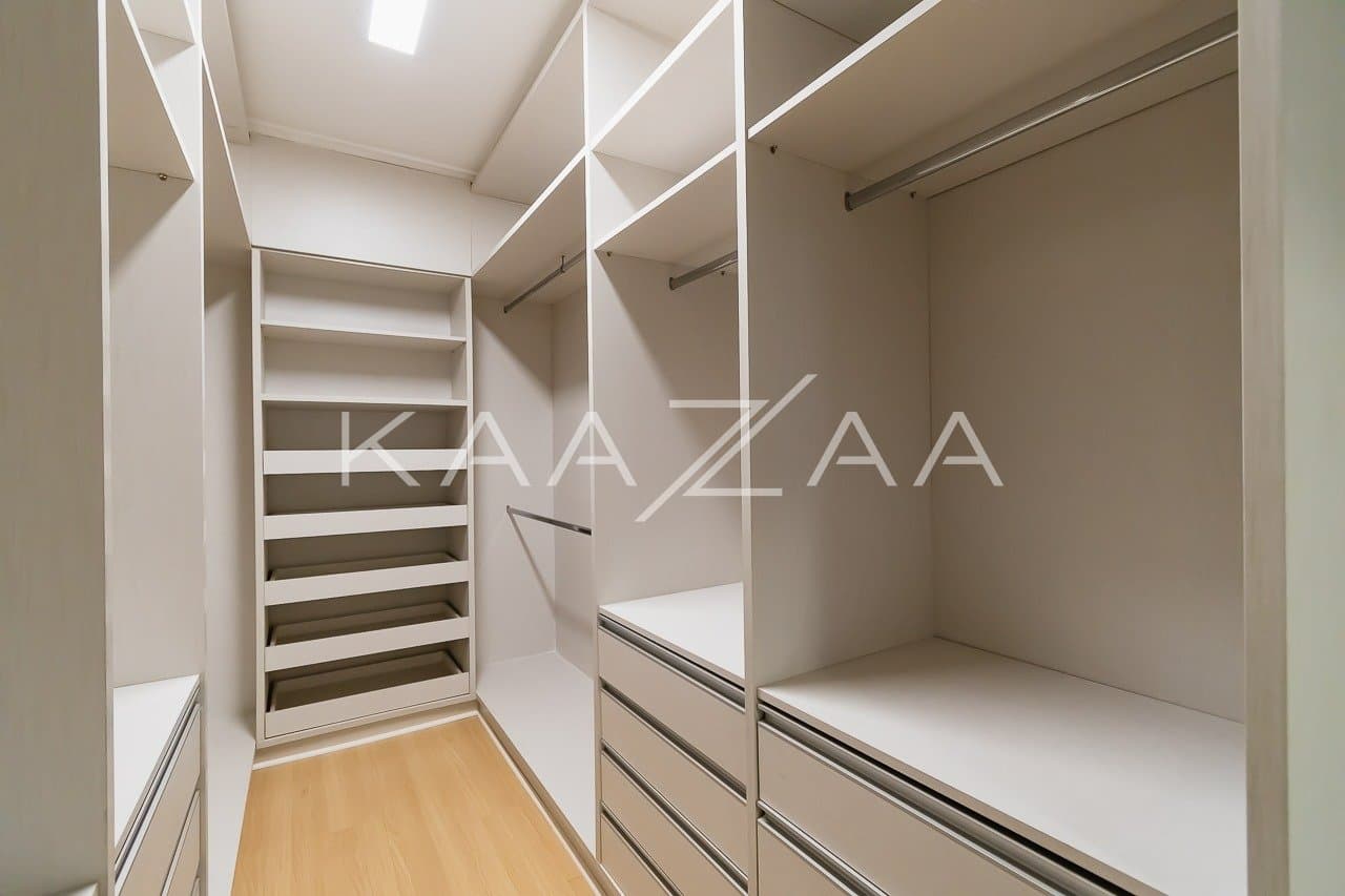 Acabamentos novos e ares aconchegantes, neste apartamento no miolo dos Jardins. - Foto 8