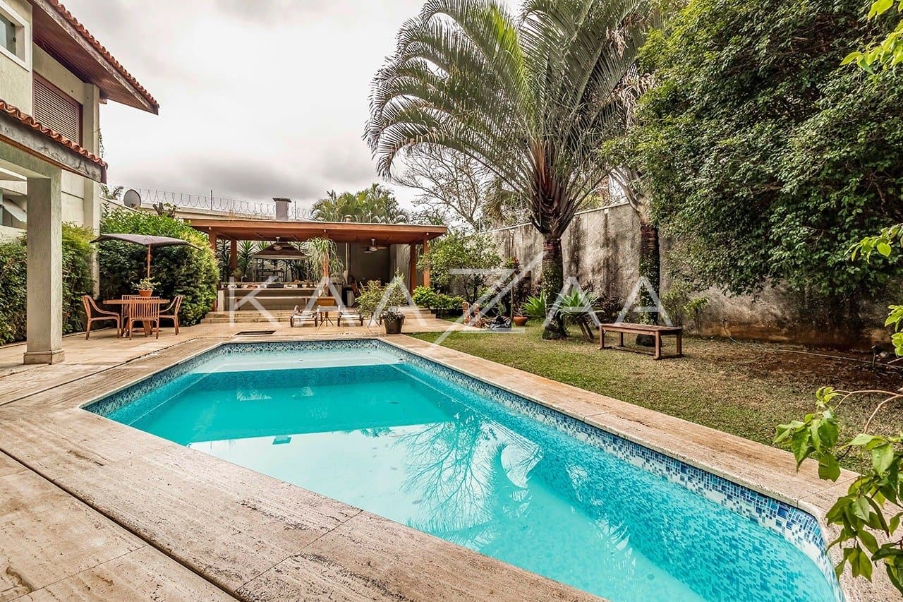 Uma casa rodeada de bom gosto, feita para renovar as energias. No Jardim Guedala. - Foto 1