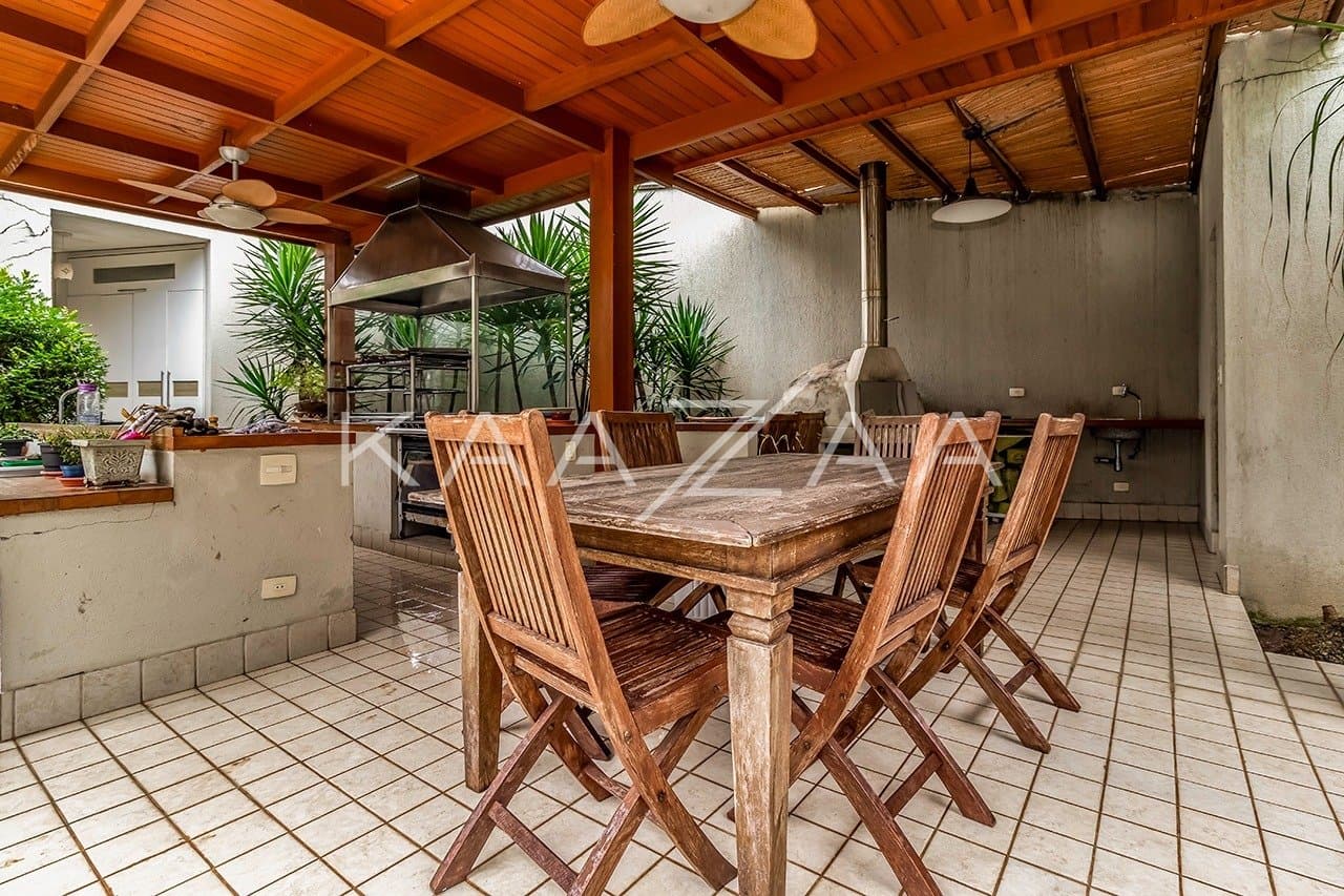 Uma casa rodeada de bom gosto, feita para renovar as energias. No Jardim Guedala. - Foto 4