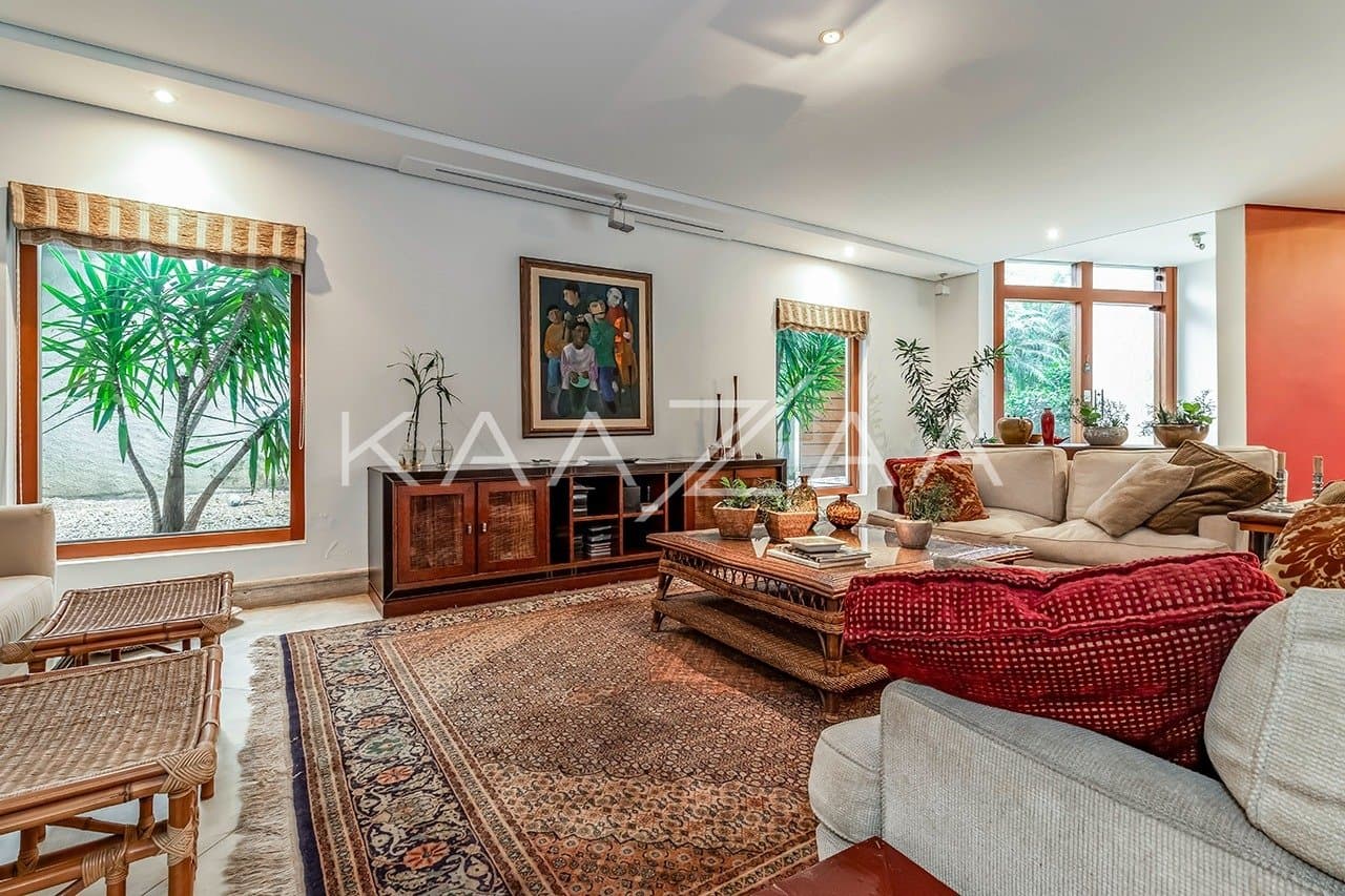 Uma casa rodeada de bom gosto, feita para renovar as energias. No Jardim Guedala. - Foto 8