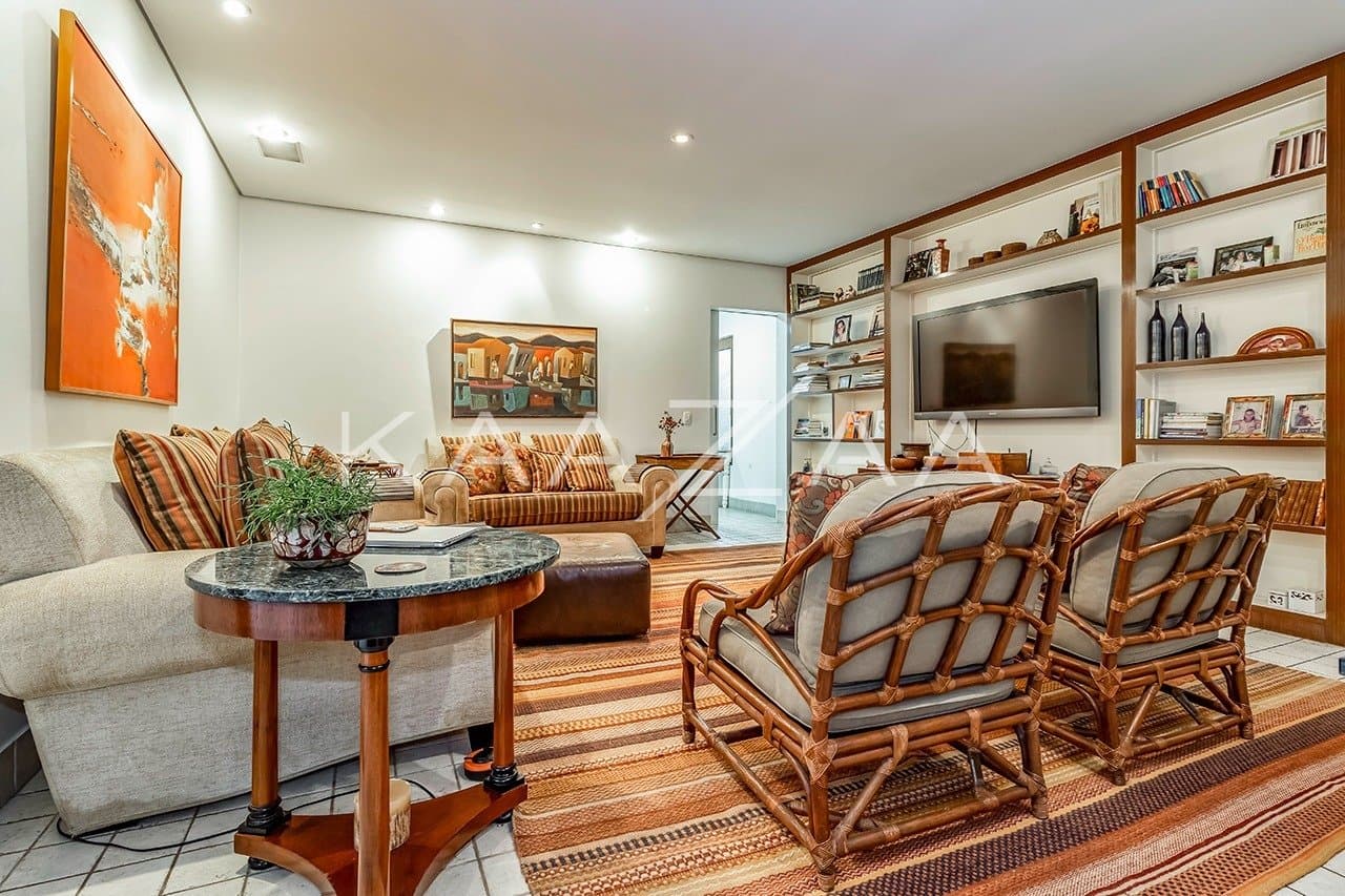 Uma casa rodeada de bom gosto, feita para renovar as energias. No Jardim Guedala. - Foto 13