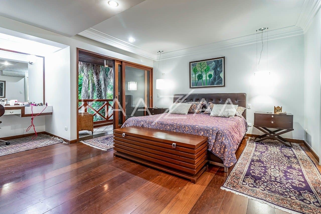 Uma casa rodeada de bom gosto, feita para renovar as energias. No Jardim Guedala. - Foto 17