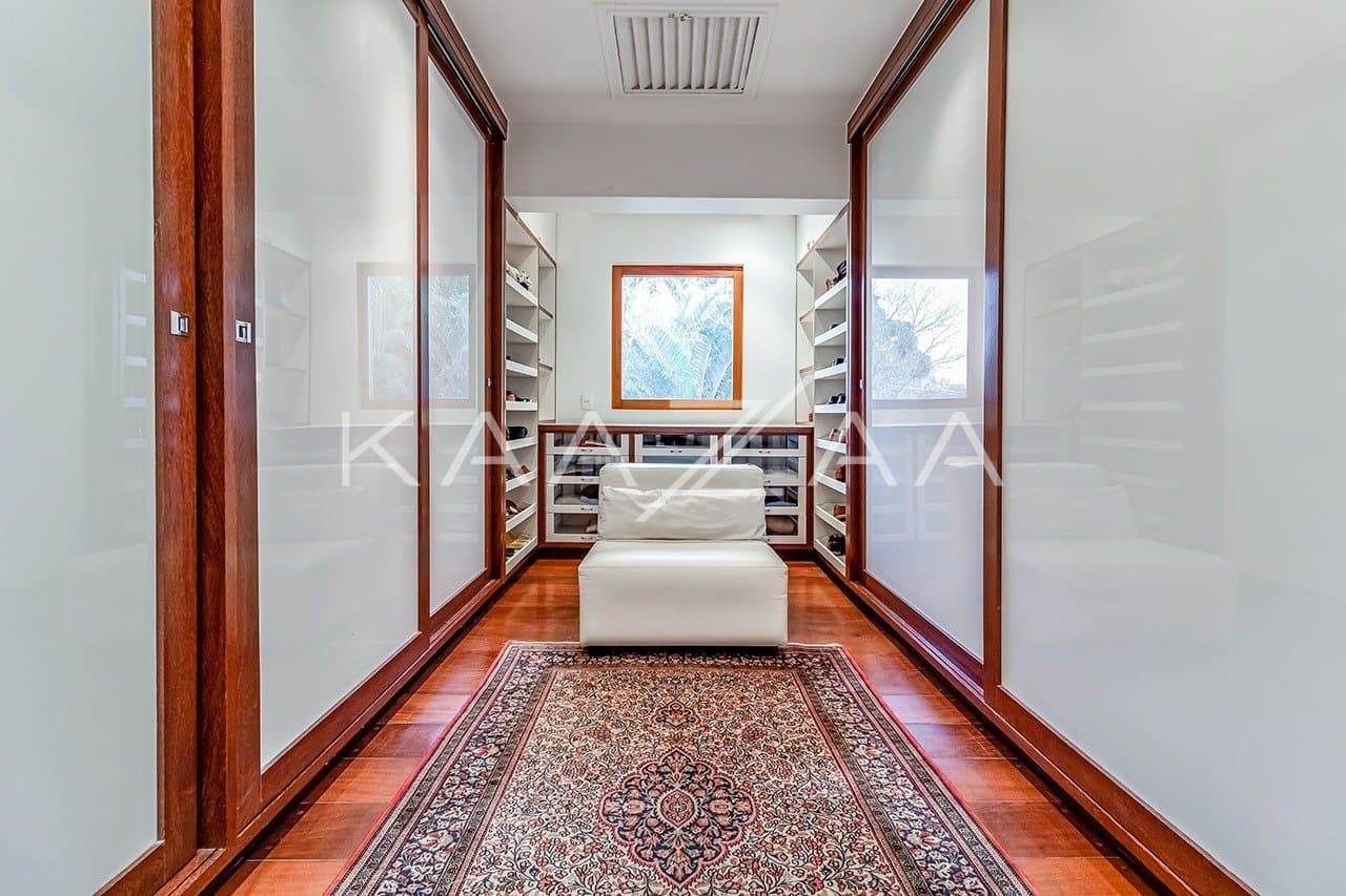 Uma casa rodeada de bom gosto, feita para renovar as energias. No Jardim Guedala. - Foto 19