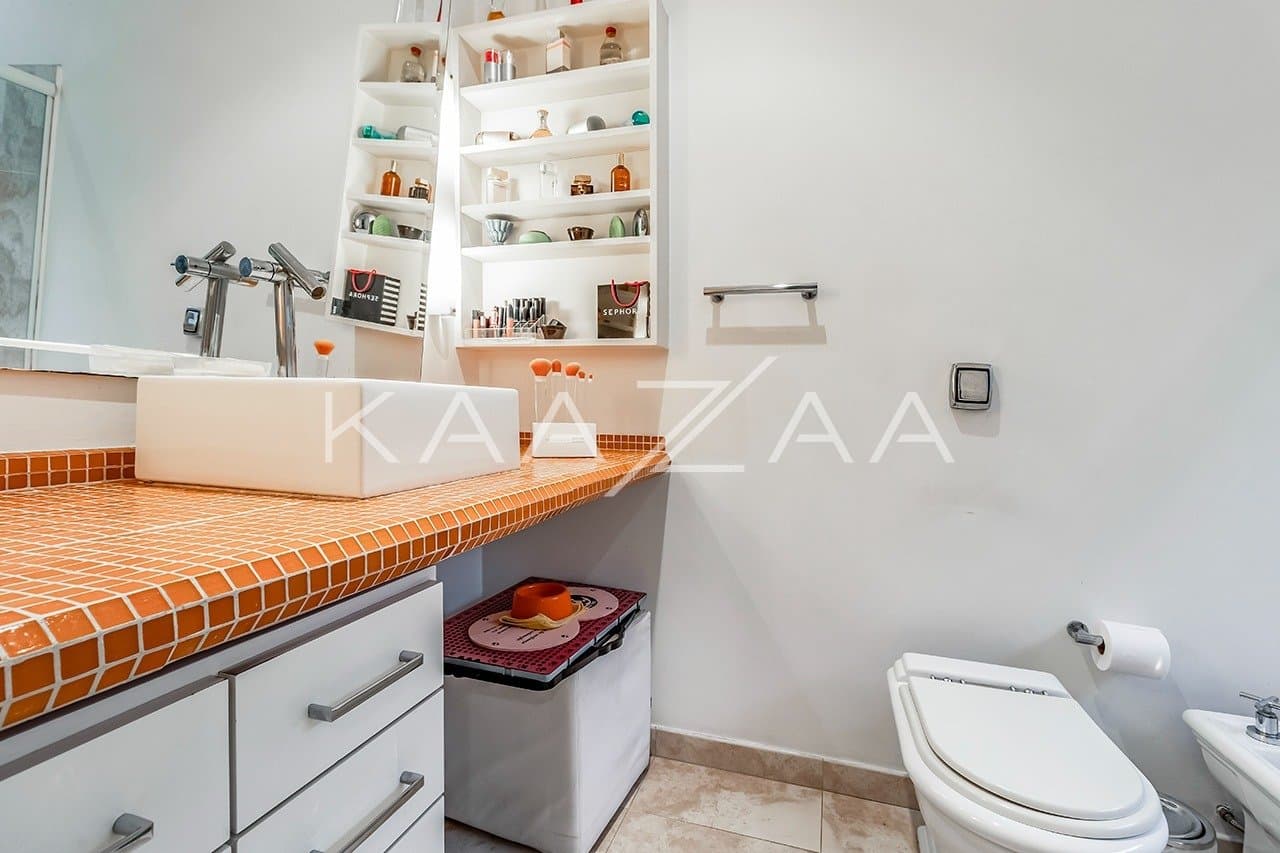 Uma casa rodeada de bom gosto, feita para renovar as energias. No Jardim Guedala. - Foto 24