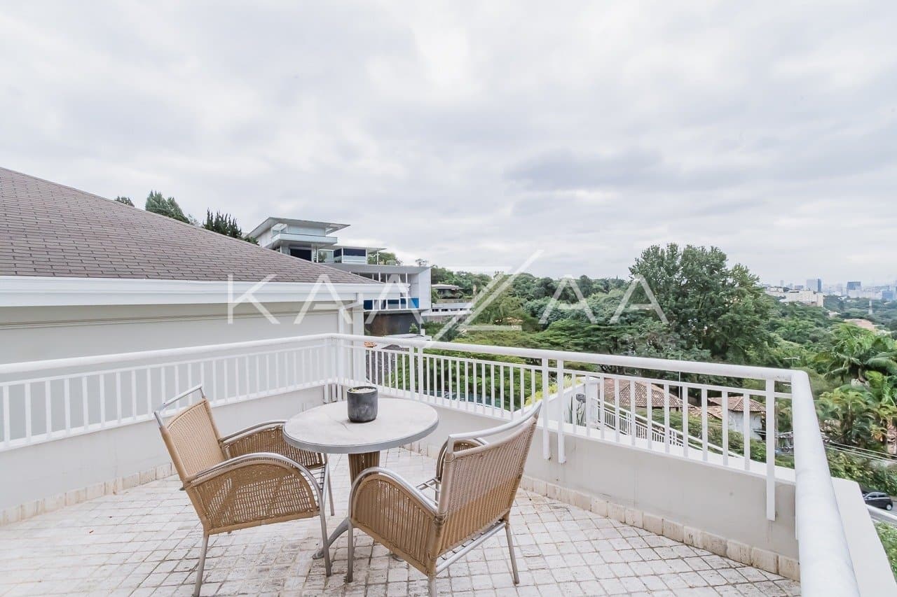 Espaços super amplos, muitos verdes e uma vista divina. Casa no estilo europeu, na Cidade Jardim. - Foto 15