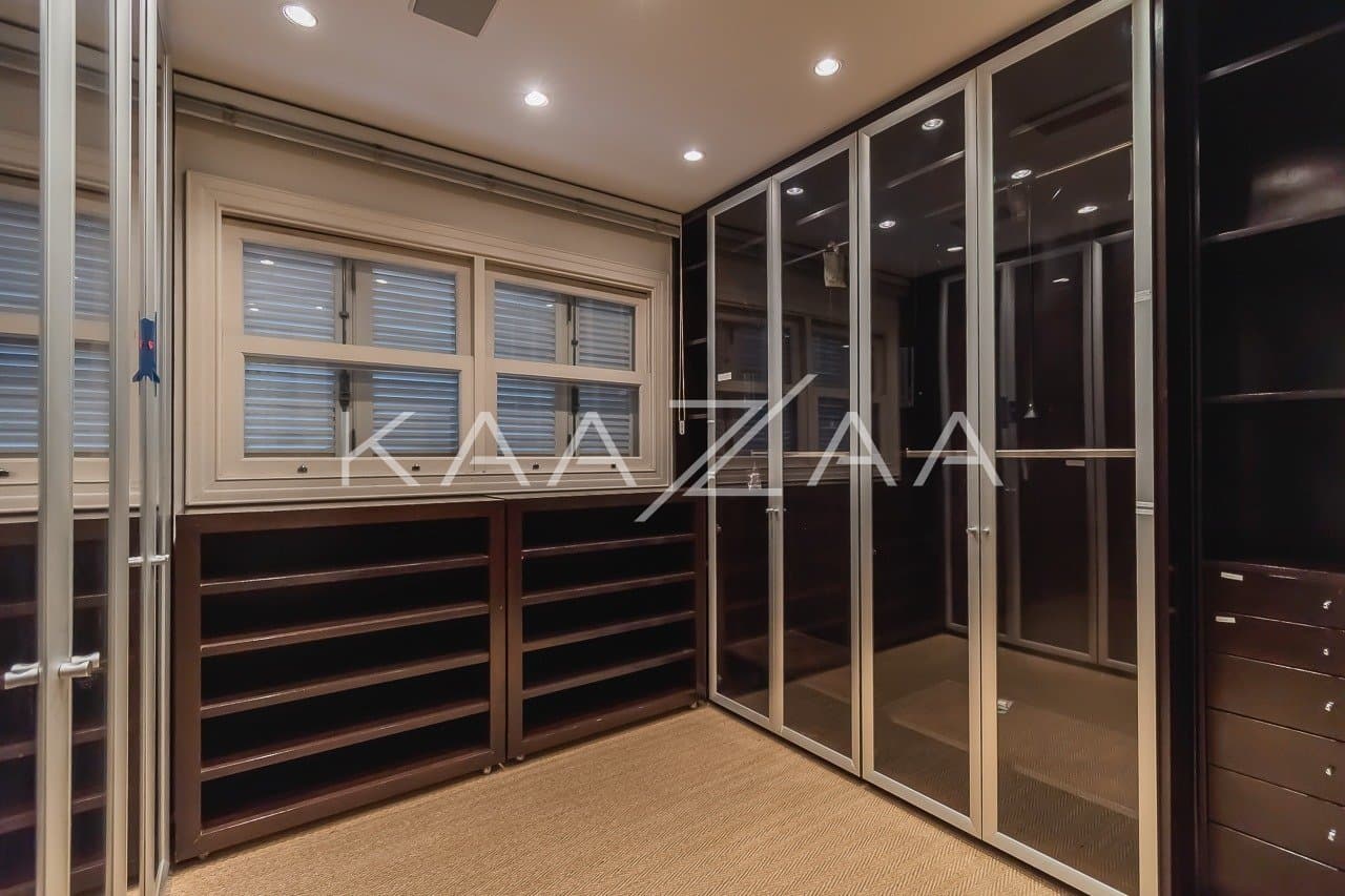 Espaços super amplos, muitos verdes e uma vista divina. Casa no estilo europeu, na Cidade Jardim. - Foto 17