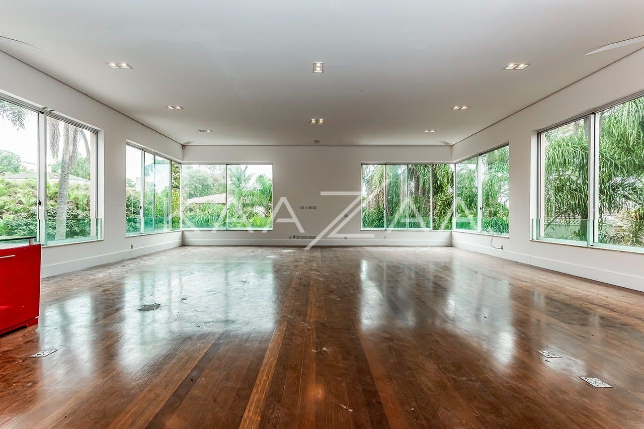 Vista verde, arquitetura moderna e janelões. Casa no Jardim Guelada! - Foto 4